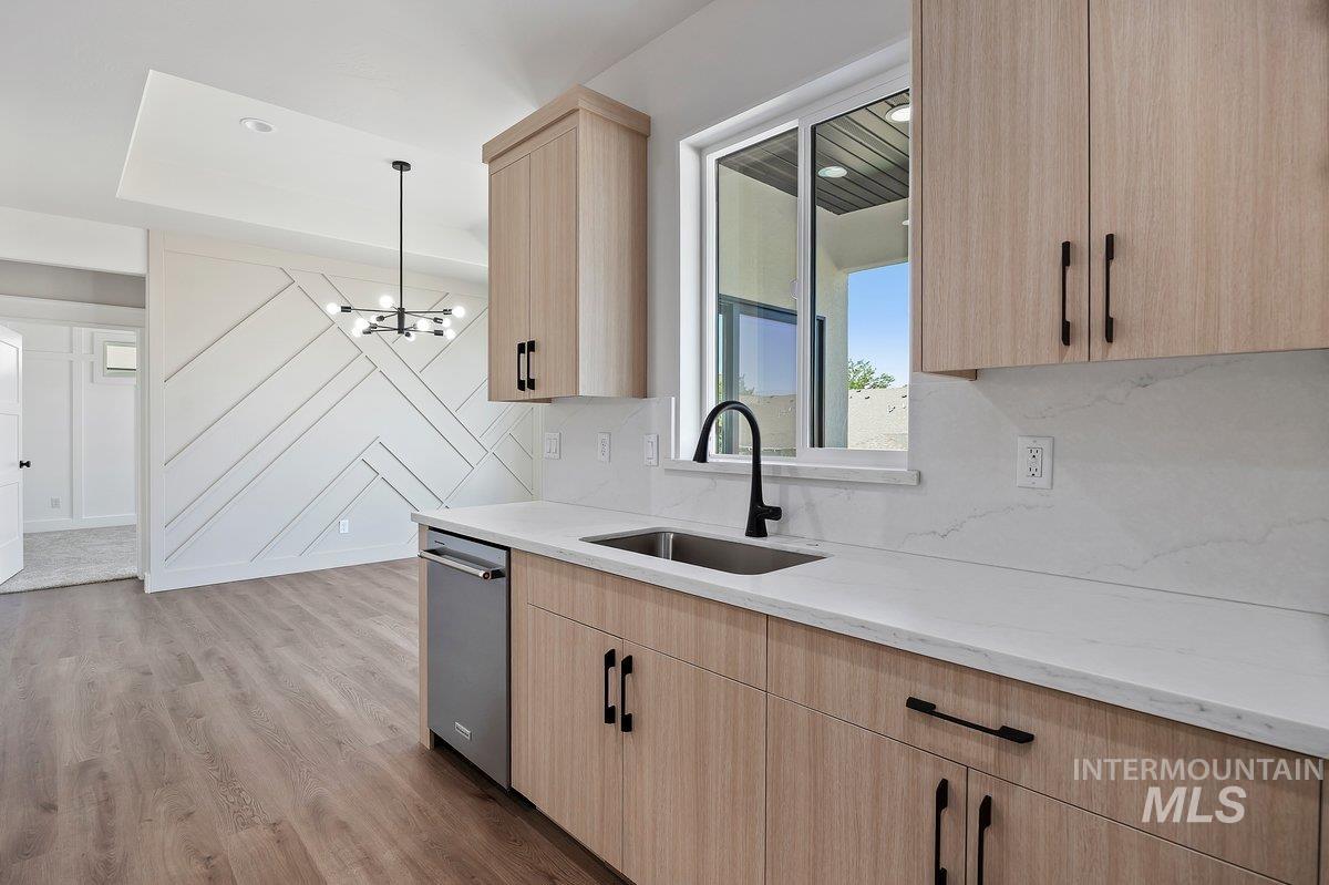 523 Canyon Falls Dr., Twin Falls, Idaho 83301, 3 Bedrooms, 2.5 Bathrooms, Residential For Sale, Price $545,000, 98962761