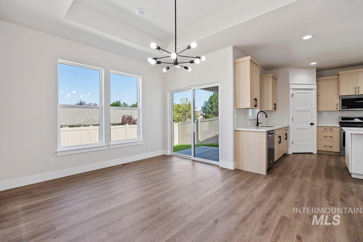 523 Canyon Falls Dr., Twin Falls, Idaho 83301, 3 Bedrooms, 2.5 Bathrooms, Residential For Sale, Price $545,000, 98962761