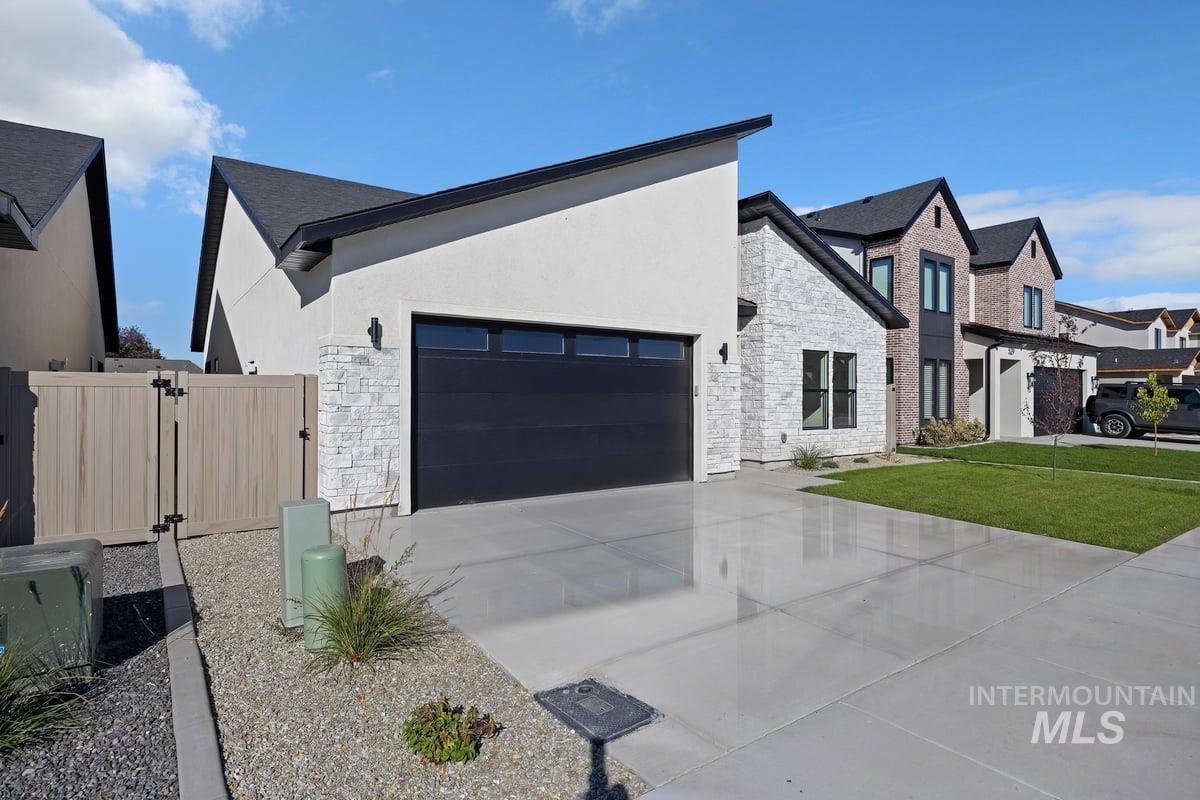 523 Canyon Falls Dr., Twin Falls, Idaho 83301, 3 Bedrooms, 2.5 Bathrooms, Residential For Sale, Price $545,000, 98962761