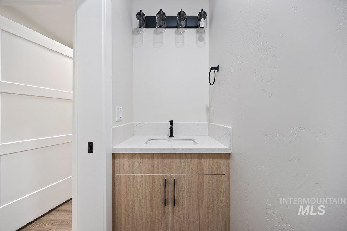 523 Canyon Falls Dr., Twin Falls, Idaho 83301, 3 Bedrooms, 2.5 Bathrooms, Residential For Sale, Price $545,000, 98962761