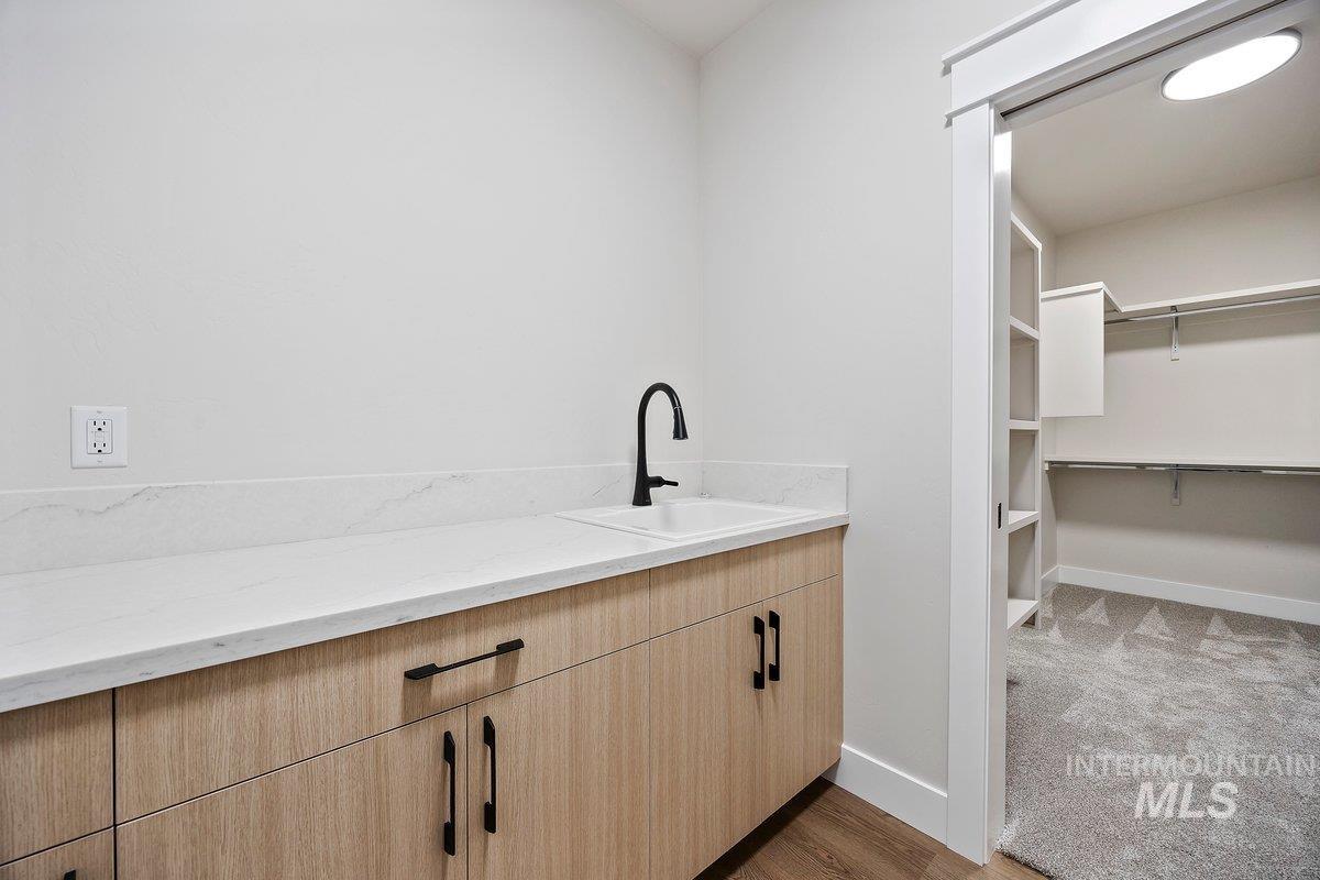 523 Canyon Falls Dr., Twin Falls, Idaho 83301, 3 Bedrooms, 2.5 Bathrooms, Residential For Sale, Price $545,000, 98962761