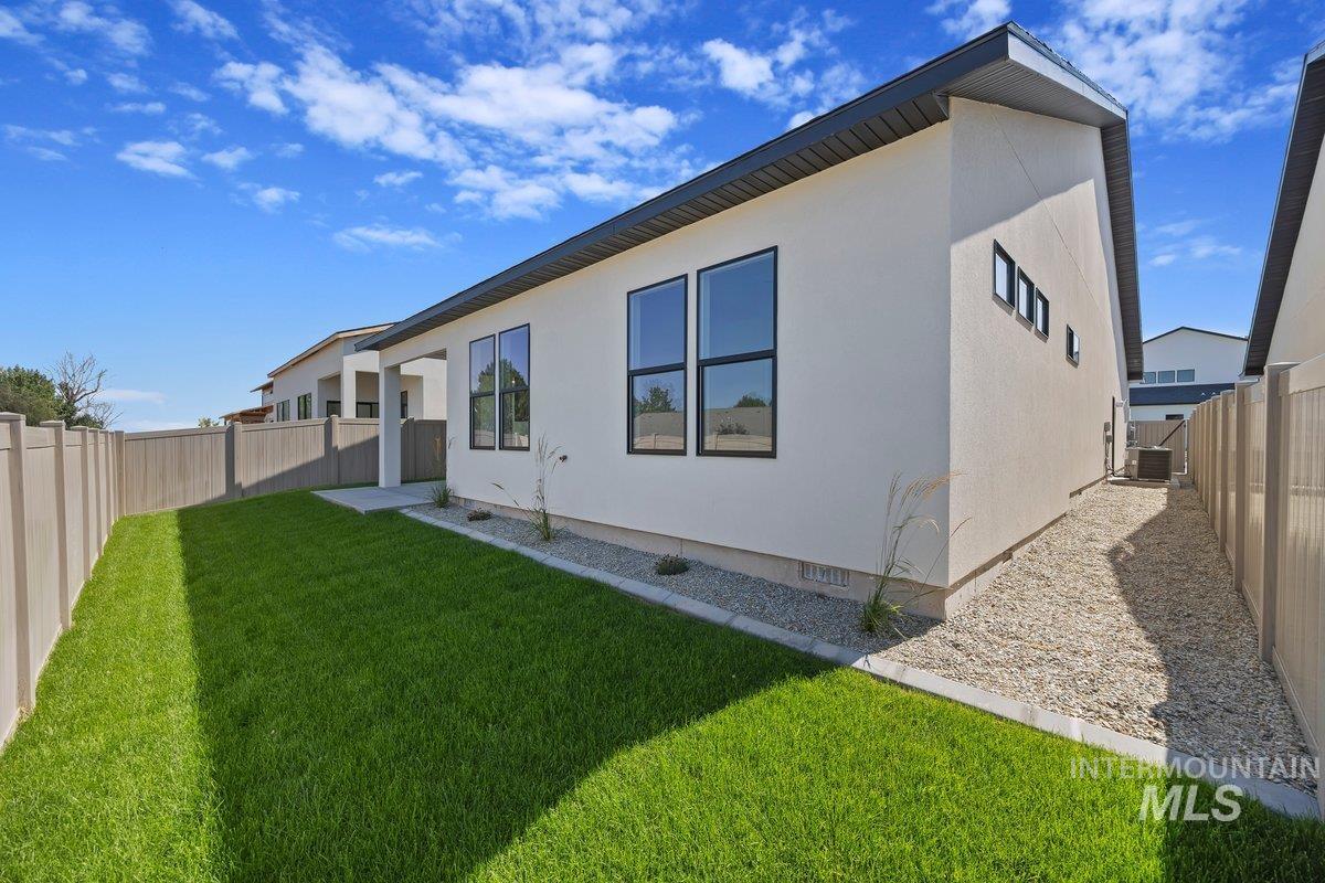 523 Canyon Falls Dr., Twin Falls, Idaho 83301, 3 Bedrooms, 2.5 Bathrooms, Residential For Sale, Price $545,000, 98962761