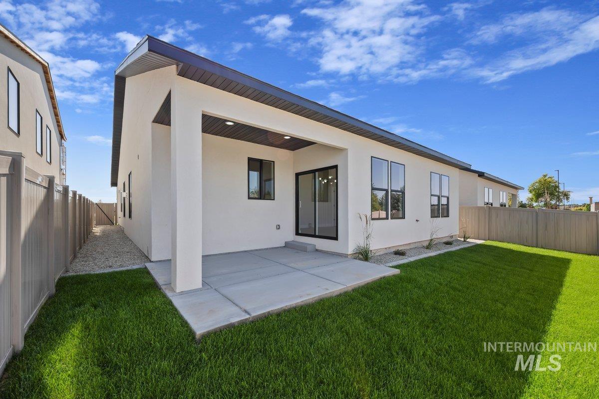 523 Canyon Falls Dr., Twin Falls, Idaho 83301, 3 Bedrooms, 2.5 Bathrooms, Residential For Sale, Price $545,000, 98962761