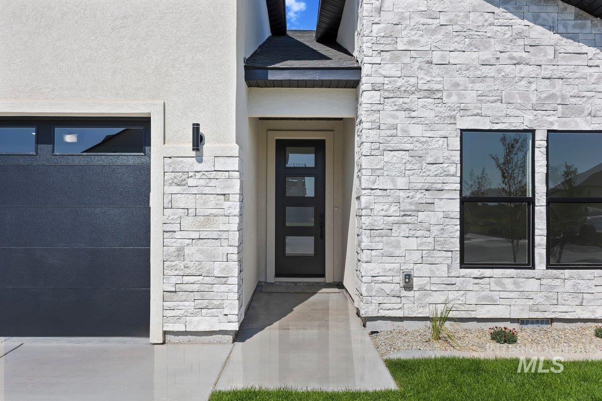 523 Canyon Falls Dr., Twin Falls, Idaho 83301, 3 Bedrooms, 2.5 Bathrooms, Residential For Sale, Price $545,000, 98962761