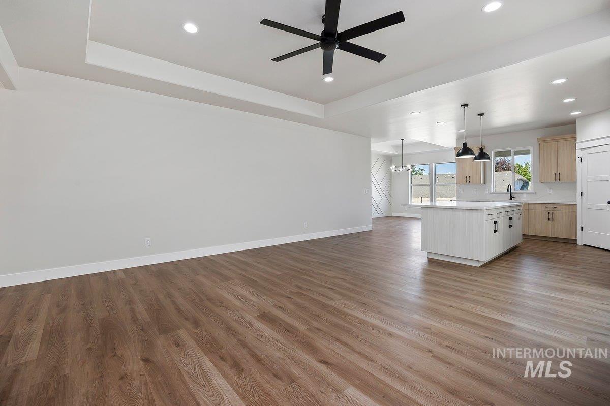 523 Canyon Falls Dr., Twin Falls, Idaho 83301, 3 Bedrooms, 2.5 Bathrooms, Residential For Sale, Price $545,000, 98962761