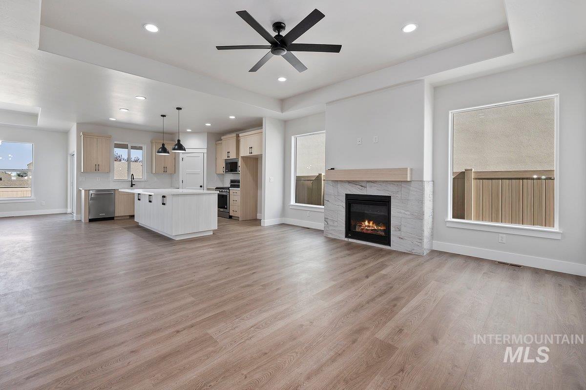 523 Canyon Falls Dr., Twin Falls, Idaho 83301, 3 Bedrooms, 2.5 Bathrooms, Residential For Sale, Price $545,000, 98962761