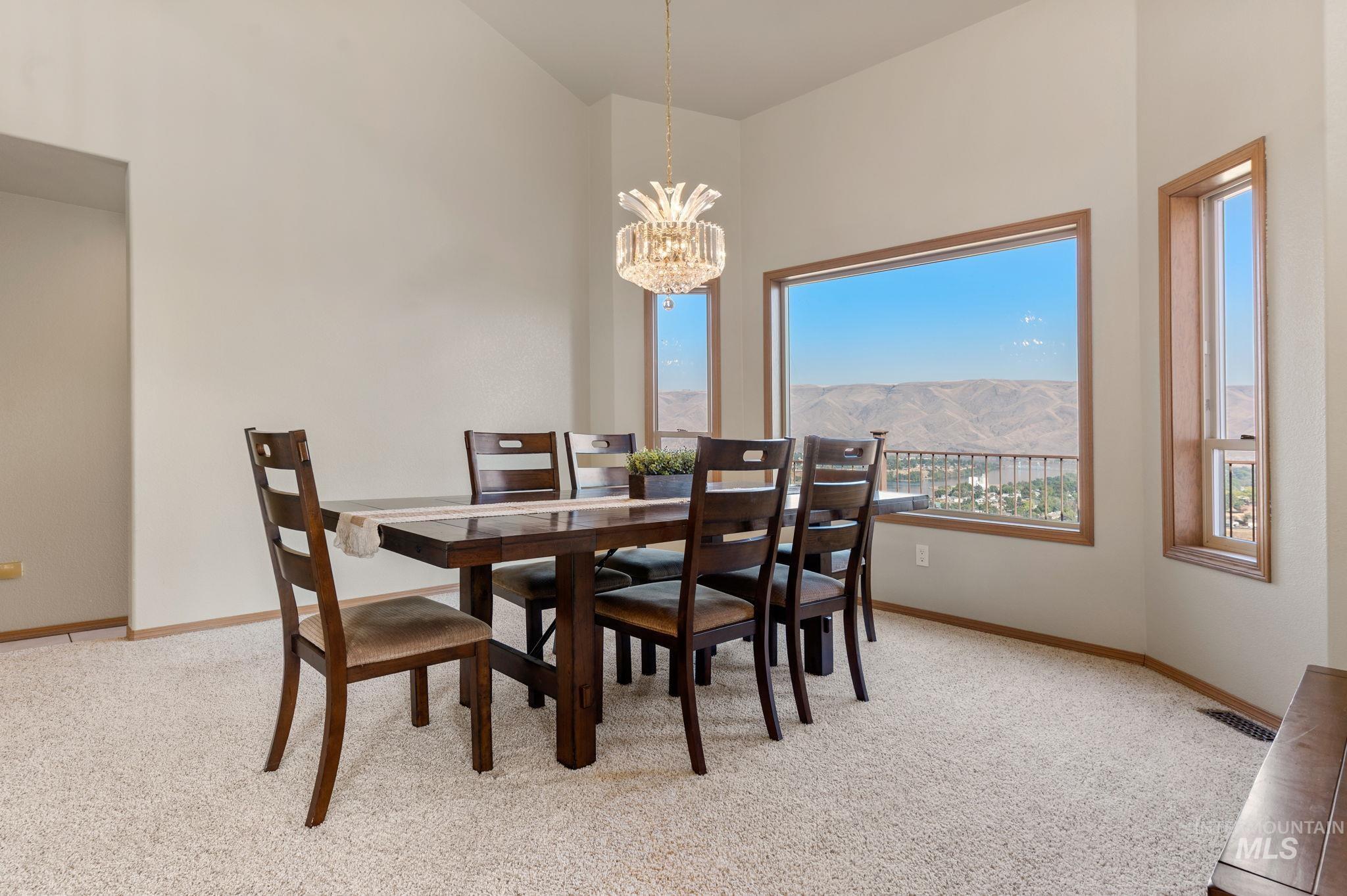 511 Crestline Circle Crt, Lewiston, Idaho 83501, 4 Bedrooms, 3.5 Bathrooms, Residential For Sale, Price $655,000,MLS 98962777