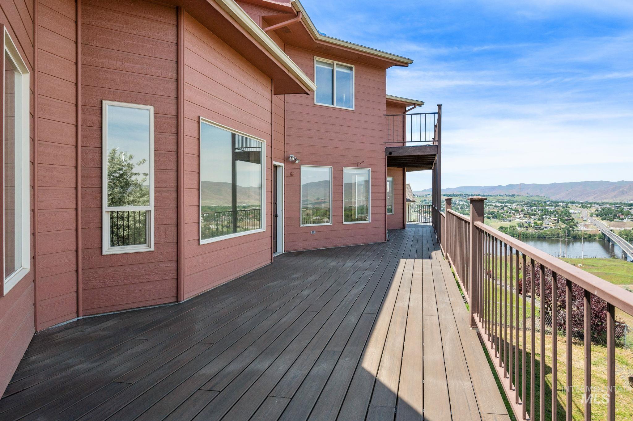 511 Crestline Circle Crt, Lewiston, Idaho 83501, 4 Bedrooms, 3.5 Bathrooms, Residential For Sale, Price $655,000,MLS 98962777