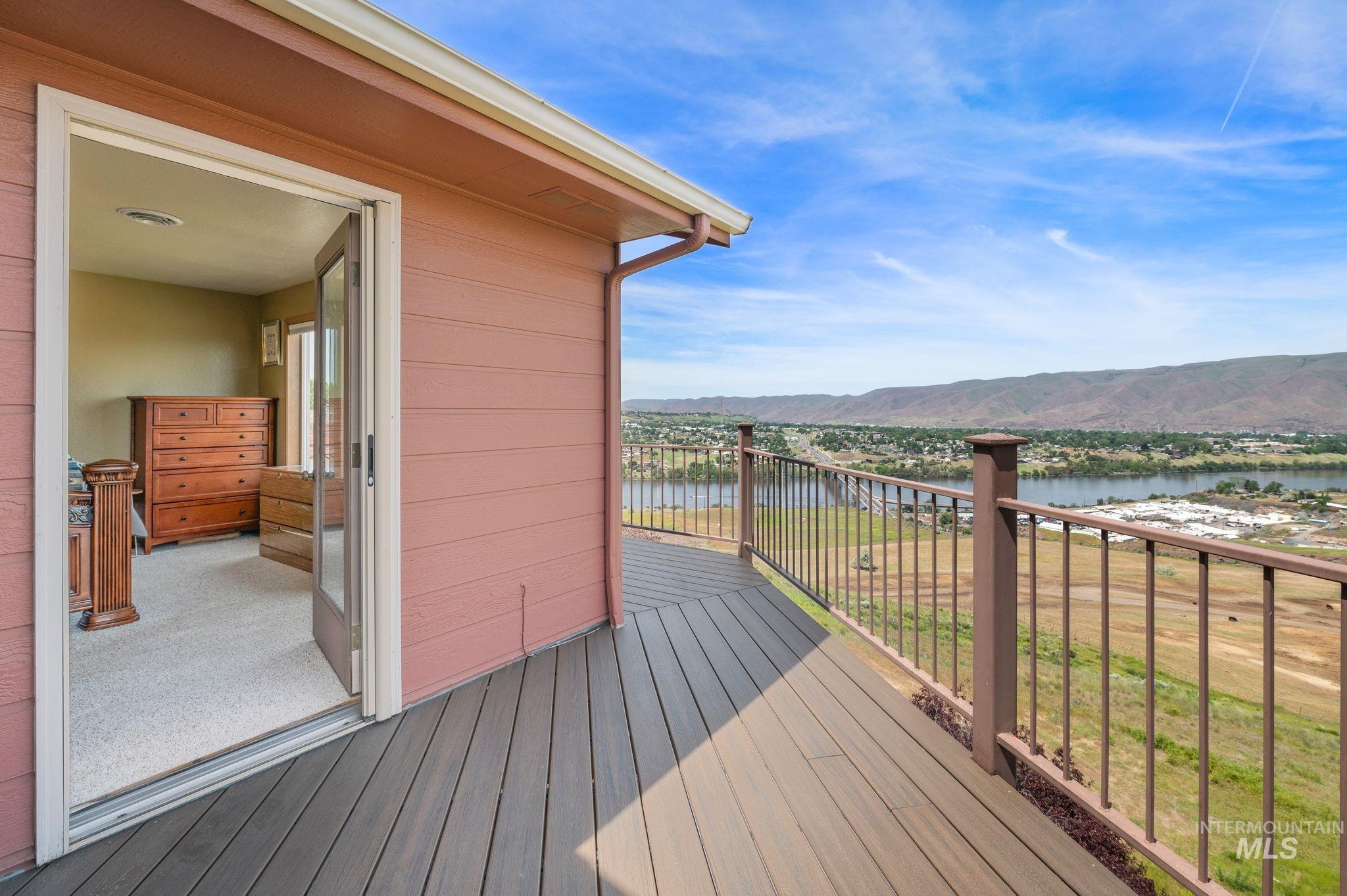 511 Crestline Circle Crt, Lewiston, Idaho 83501, 4 Bedrooms, 3.5 Bathrooms, Residential For Sale, Price $655,000,MLS 98962777