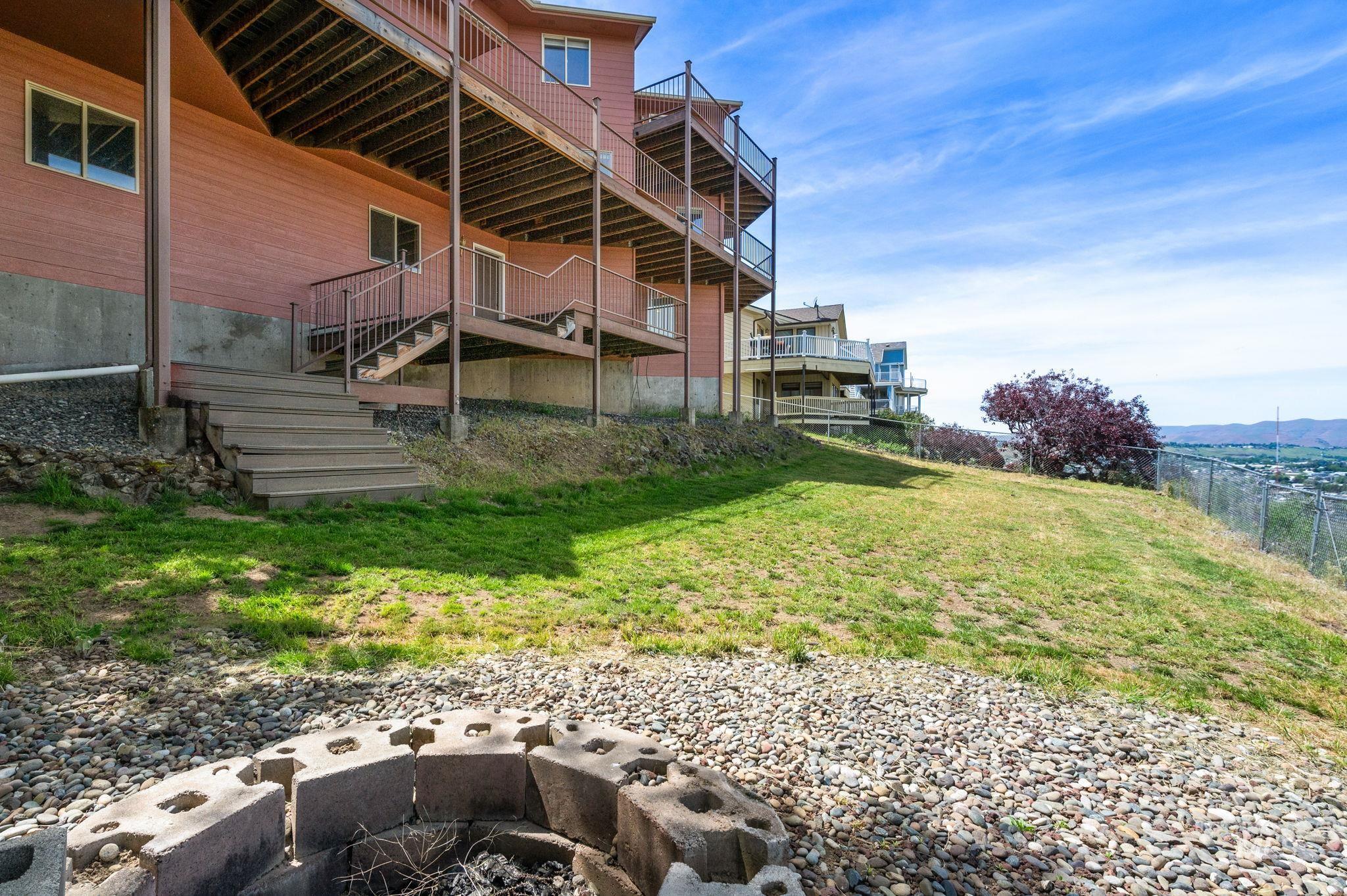 511 Crestline Circle Crt, Lewiston, Idaho 83501, 4 Bedrooms, 3.5 Bathrooms, Residential For Sale, Price $655,000,MLS 98962777