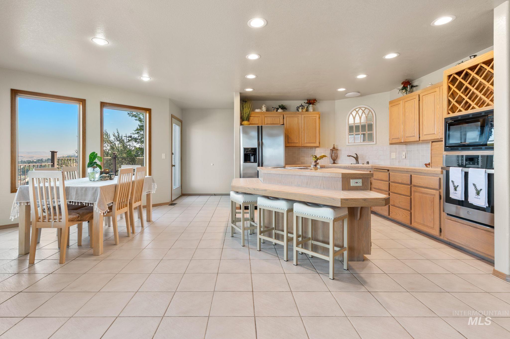 511 Crestline Circle Crt, Lewiston, Idaho 83501, 4 Bedrooms, 3.5 Bathrooms, Residential For Sale, Price $655,000,MLS 98962777