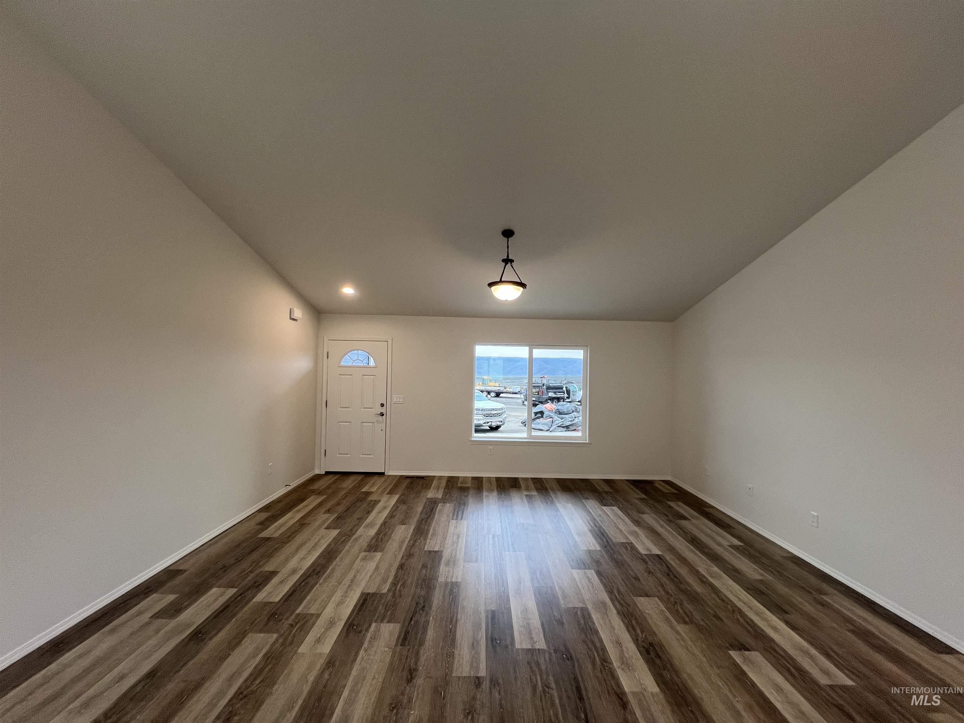 1743 Yellowstone Ct, Lewiston, Idaho 83501, 3 Bedrooms, 2 Bathrooms, Residential For Sale, Price $443,900, 98962838