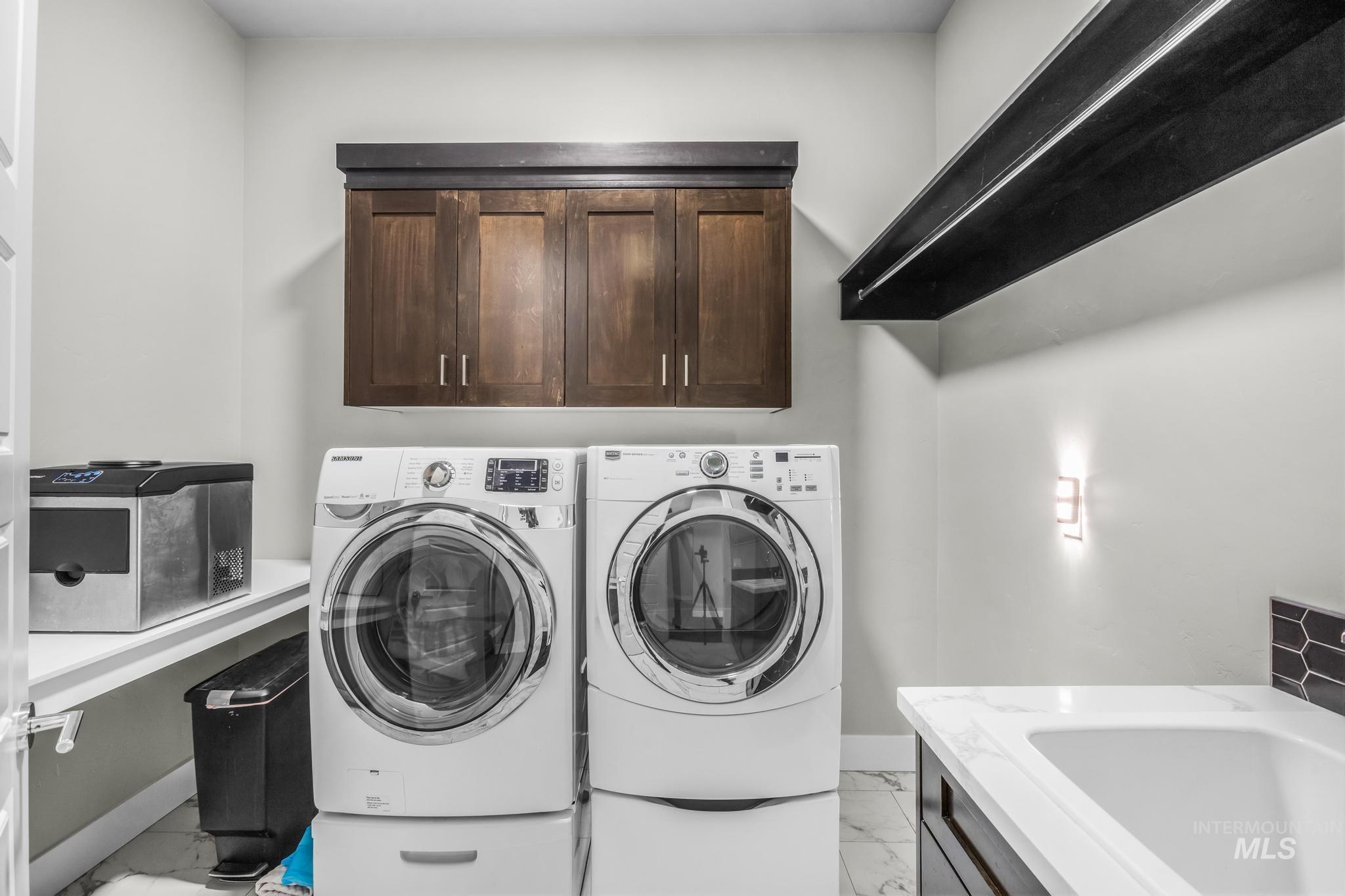 2843 E Murchison St, Meridian, Idaho 83642-5277, 4 Bedrooms, 2.5 Bathrooms, Residential For Sale, Price $845,000,MLS 98962860