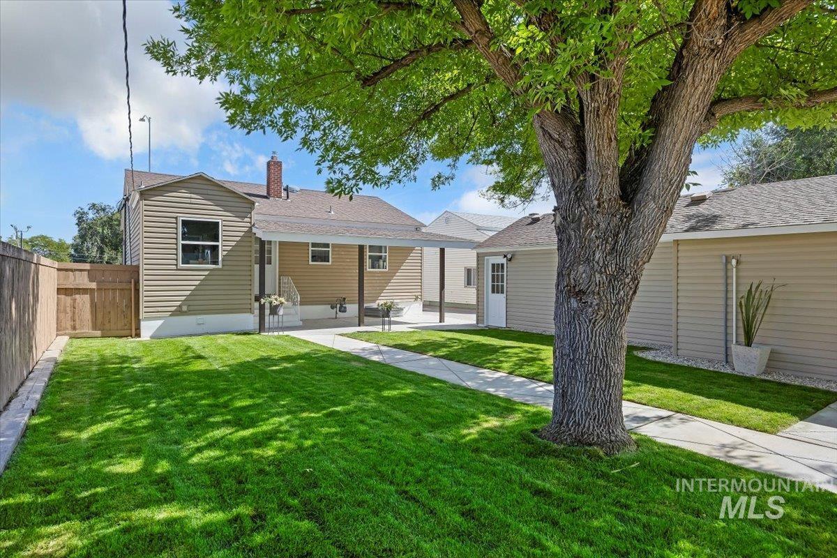235 Washington St N, Twin Falls, Idaho 83301, 4 Bedrooms, 2 Bathrooms, Residential For Sale, Price $435,000,MLS 98962862