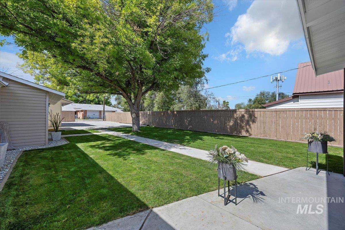 235 Washington St N, Twin Falls, Idaho 83301, 4 Bedrooms, 2 Bathrooms, Residential For Sale, Price $435,000,MLS 98962862