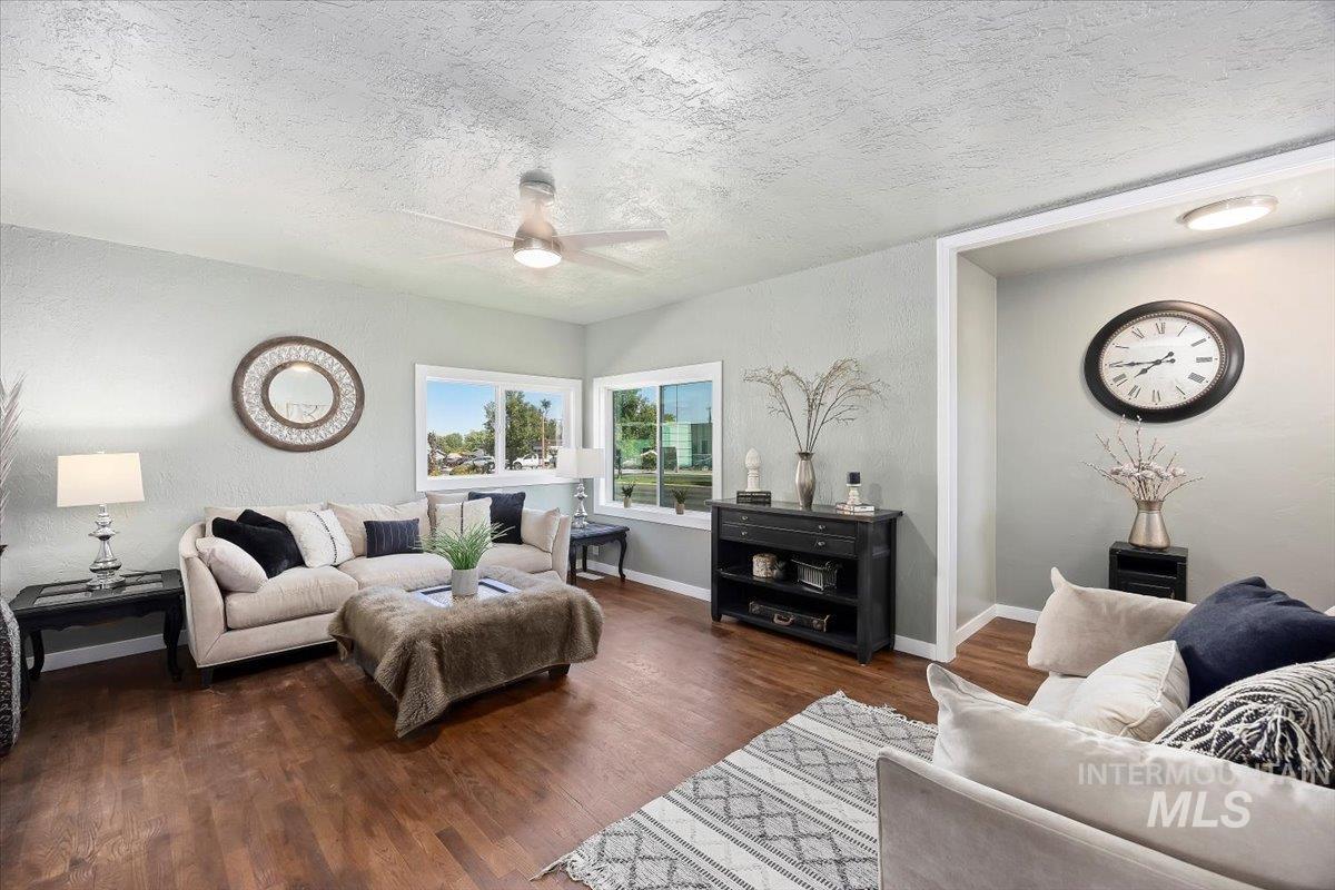 235 Washington St N, Twin Falls, Idaho 83301, 4 Bedrooms, 2 Bathrooms, Residential For Sale, Price $435,000,MLS 98962862