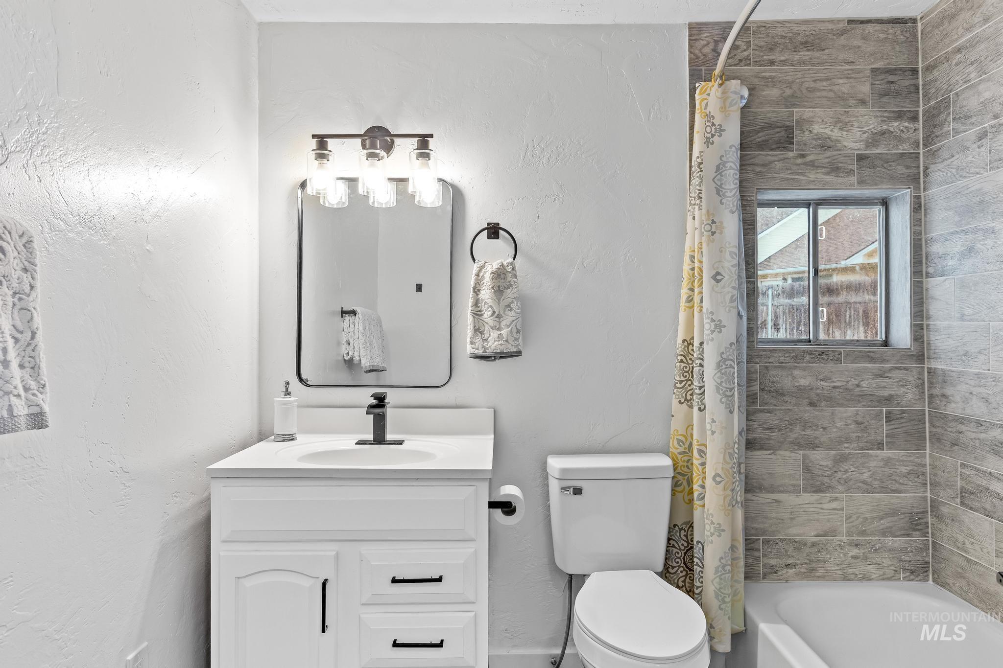 729 S Mill Rd, Emmett, Idaho 83617, 2 Bedrooms, 1 Bathroom, Residential For Sale, Price $285,000,MLS 98962889