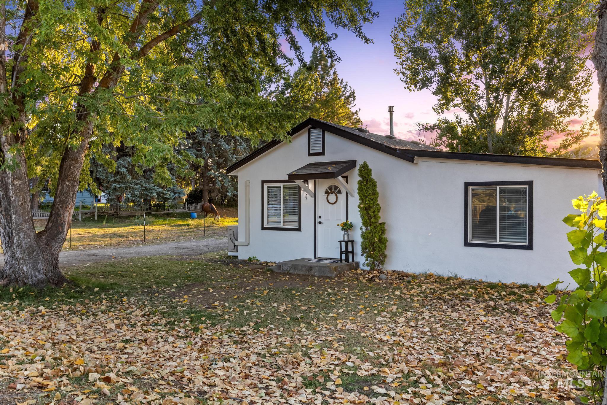 729 S Mill Rd, Emmett, Idaho 83617, 2 Bedrooms, 1 Bathroom, Residential For Sale, Price $285,000,MLS 98962889