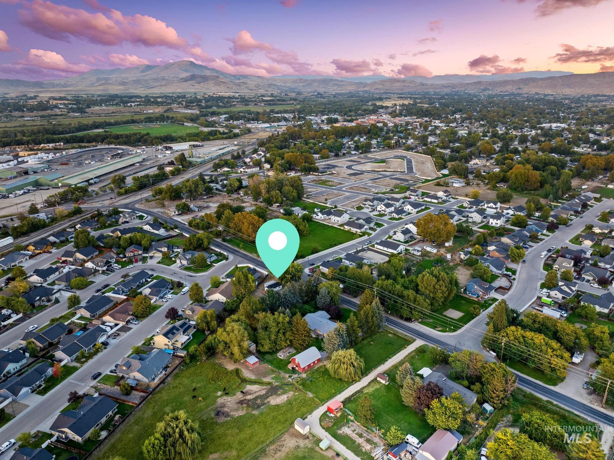 729 S Mill Rd, Emmett, Idaho 83617, 2 Bedrooms, 1 Bathroom, Residential For Sale, Price $285,000,MLS 98962889