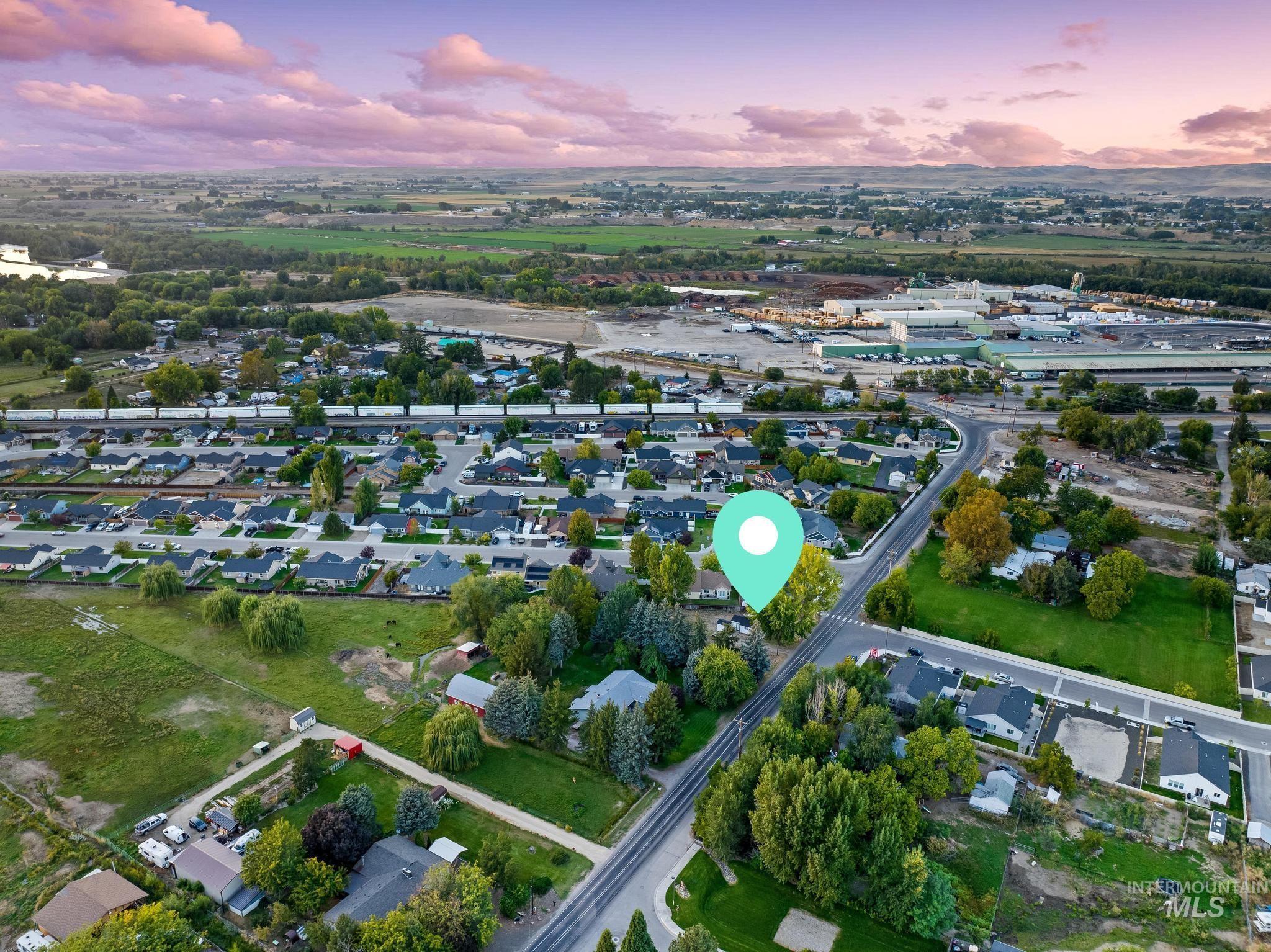 729 S Mill Rd, Emmett, Idaho 83617, 2 Bedrooms, 1 Bathroom, Residential For Sale, Price $285,000,MLS 98962889