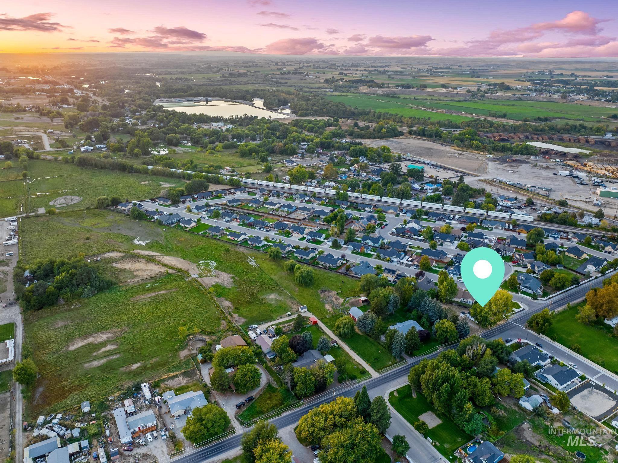 729 S Mill Rd, Emmett, Idaho 83617, 2 Bedrooms, 1 Bathroom, Residential For Sale, Price $285,000,MLS 98962889