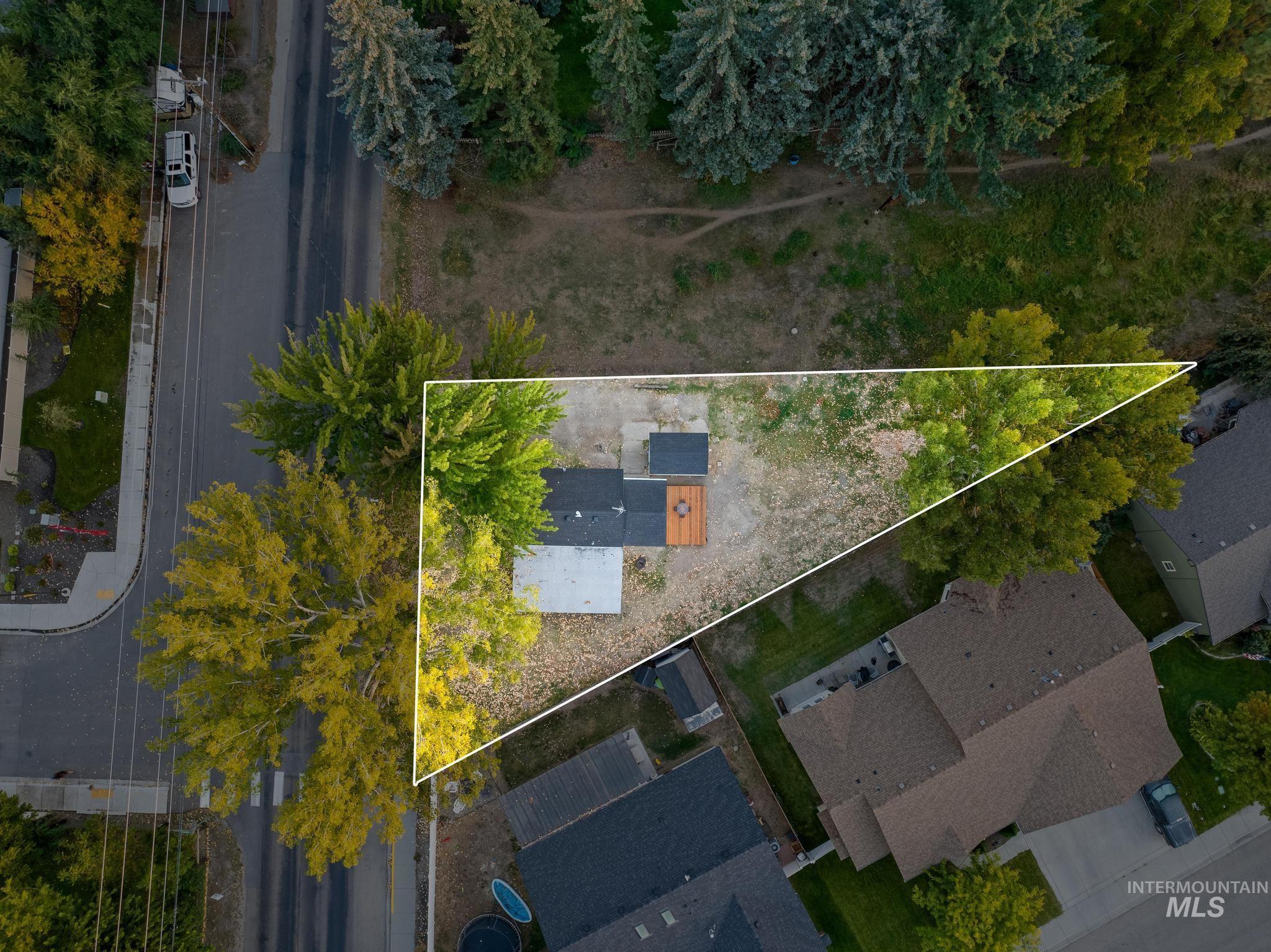 729 S Mill Rd, Emmett, Idaho 83617, 2 Bedrooms, 1 Bathroom, Residential For Sale, Price $285,000,MLS 98962889