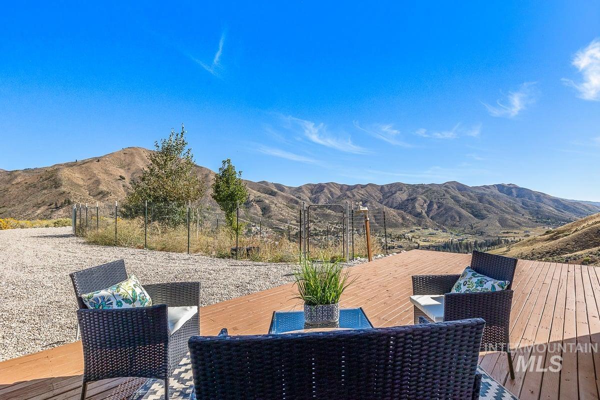 23 Chaparral Road, Boise, Idaho 83716, 3 Bedrooms, 2 Bathrooms, Residential For Sale, Price $599,700,MLS 98962910