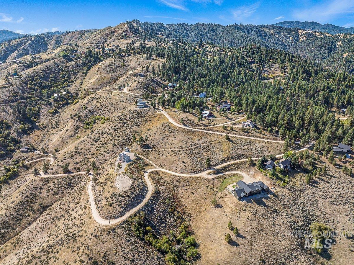 23 Chaparral Road, Boise, Idaho 83716, 3 Bedrooms, 2 Bathrooms, Residential For Sale, Price $599,700,MLS 98962910