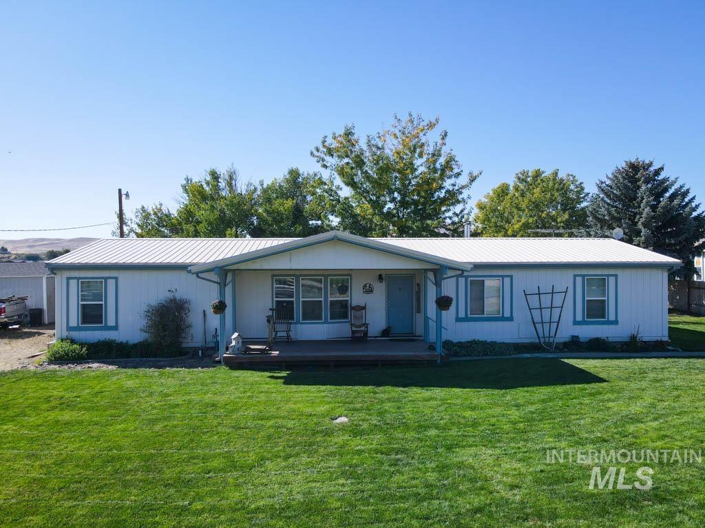 815 Eaton Rd., Weiser, Idaho 83672-0000, 3 Bedrooms, 2 Bathrooms, Residential For Sale, Price $377,999,MLS 98962929