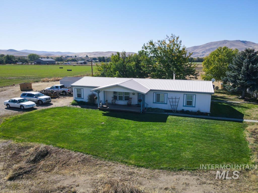 815 Eaton Rd., Weiser, Idaho 83672-0000, 3 Bedrooms, 2 Bathrooms, Residential For Sale, Price $377,999,MLS 98962929