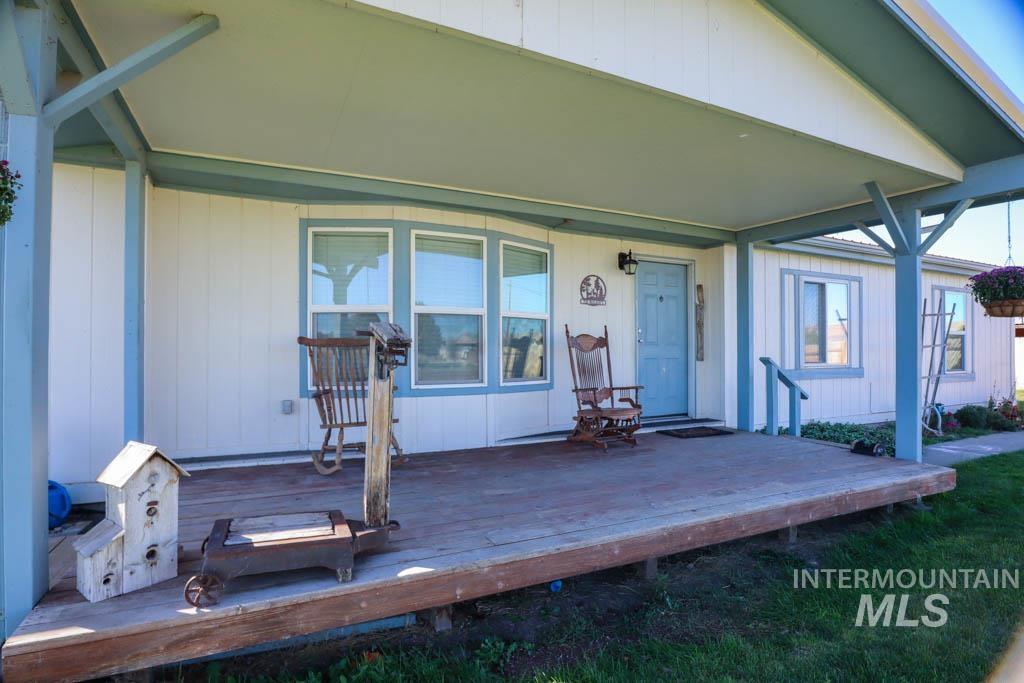 815 Eaton Rd., Weiser, Idaho 83672-0000, 3 Bedrooms, 2 Bathrooms, Residential For Sale, Price $377,999,MLS 98962929