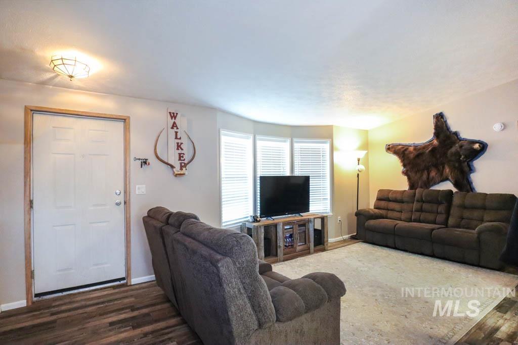 815 Eaton Rd., Weiser, Idaho 83672-0000, 3 Bedrooms, 2 Bathrooms, Residential For Sale, Price $377,999,MLS 98962929