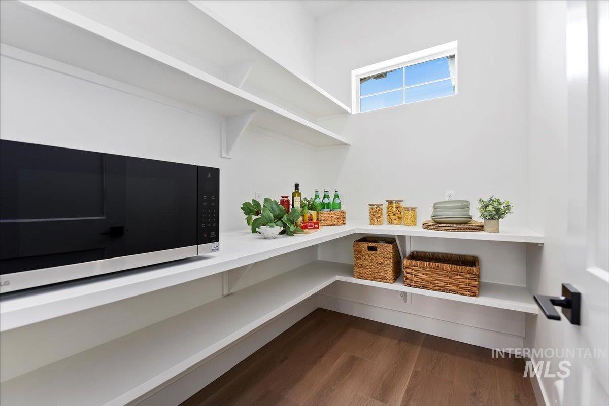 10448 W Shumard Drive, Star, Idaho 83669-000, 4 Bedrooms, 3 Bathrooms, Residential For Sale, Price $824,900,MLS 98962942