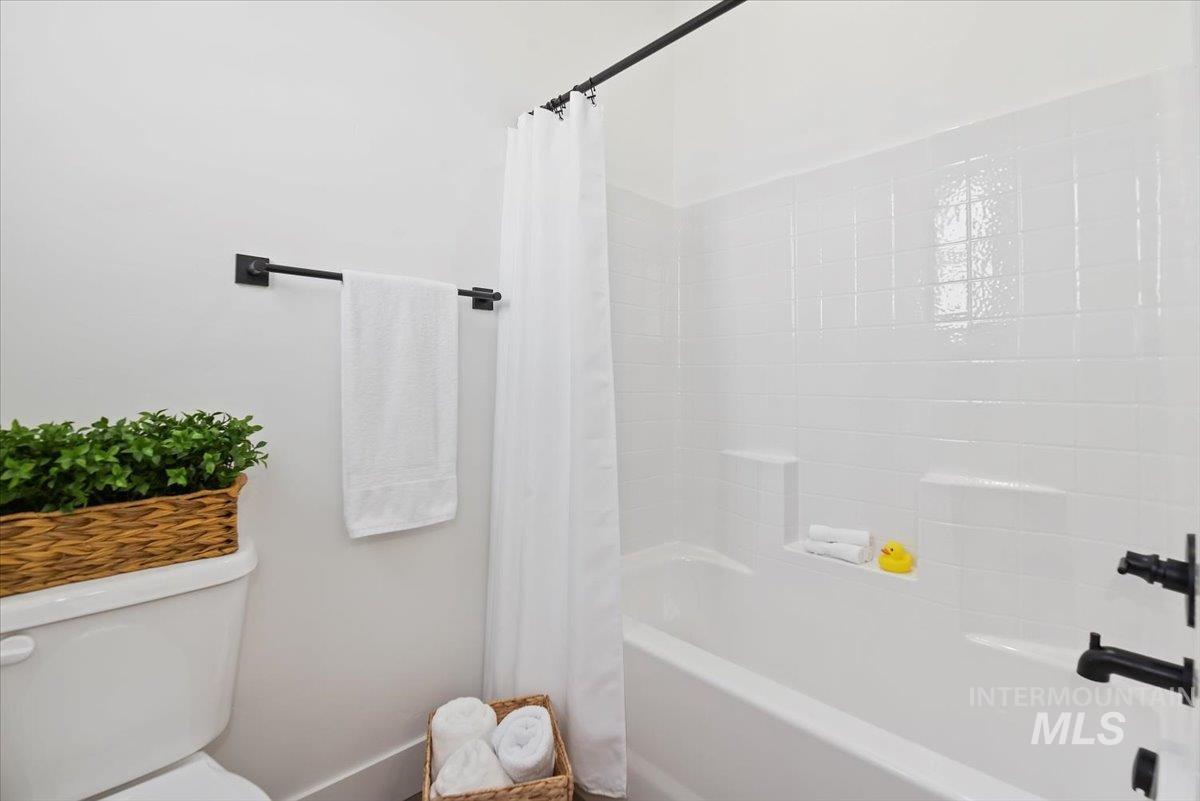 10448 W Shumard Drive, Star, Idaho 83669-000, 4 Bedrooms, 3 Bathrooms, Residential For Sale, Price $824,900,MLS 98962942