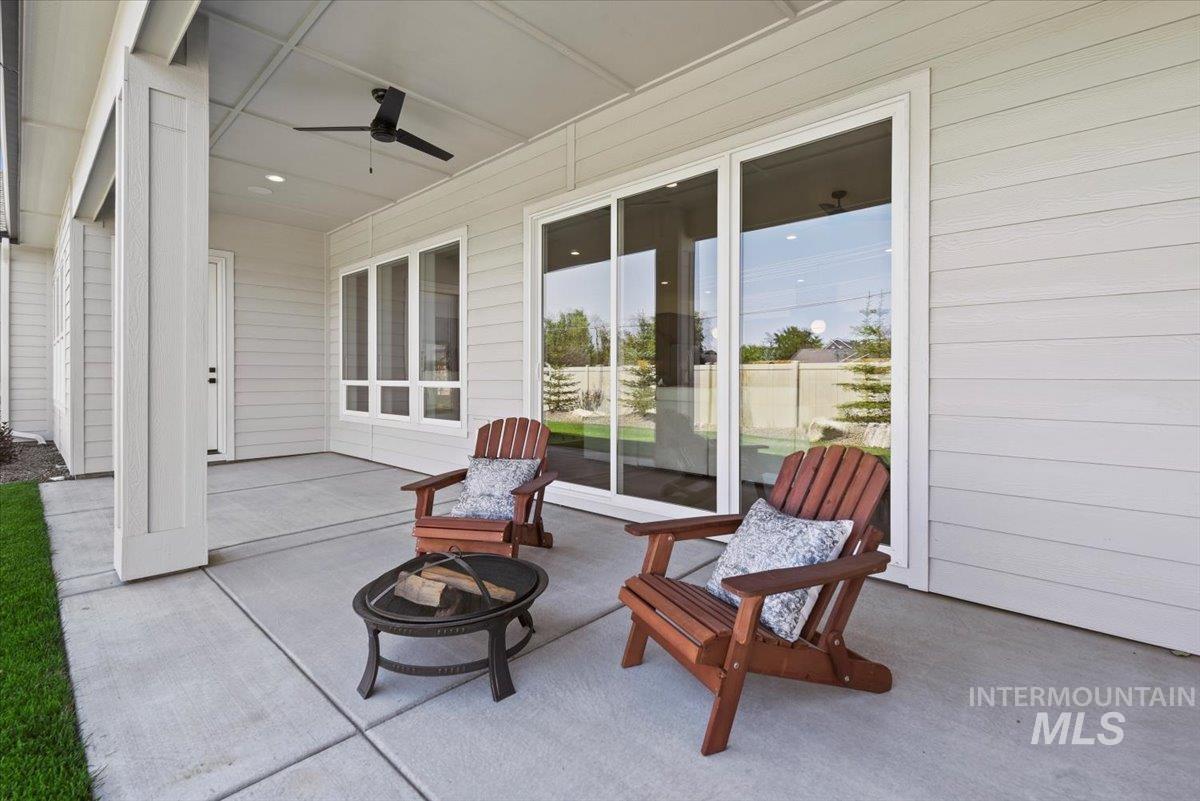 10448 W Shumard Drive, Star, Idaho 83669-000, 4 Bedrooms, 3 Bathrooms, Residential For Sale, Price $824,900,MLS 98962942