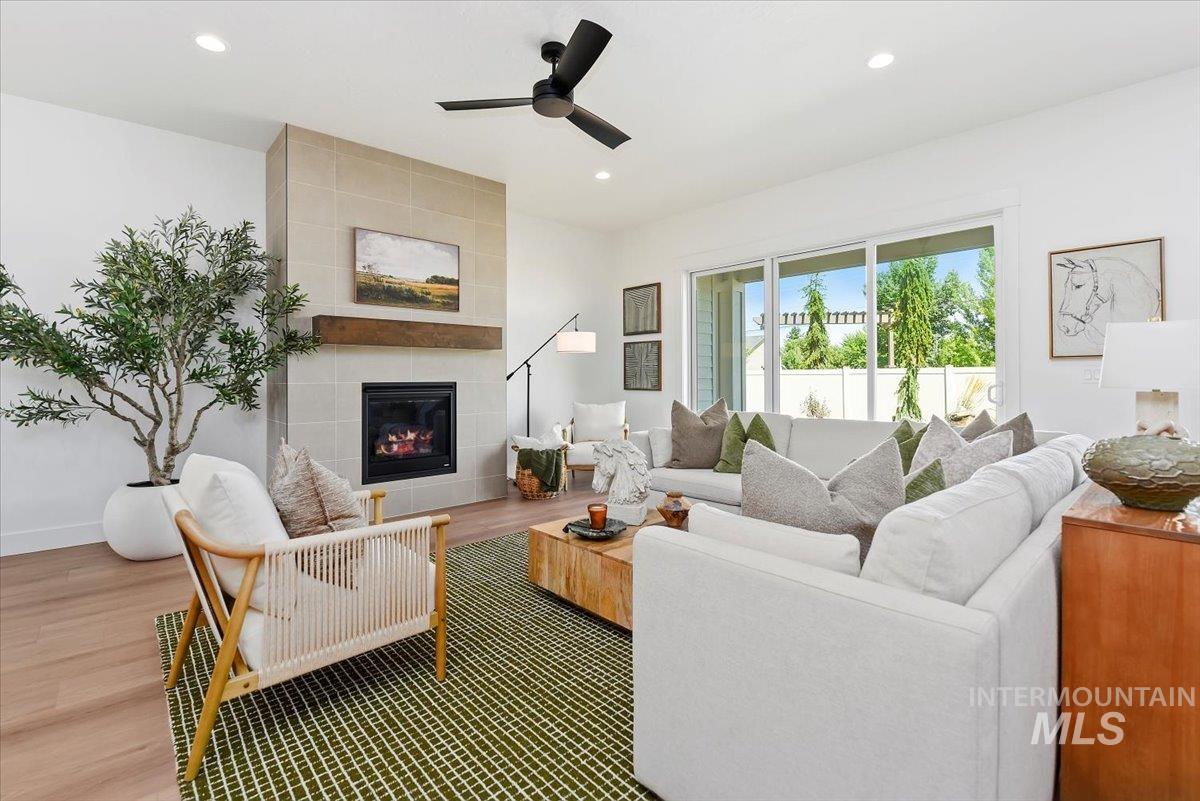 10448 W Shumard Drive, Star, Idaho 83669-000, 4 Bedrooms, 3 Bathrooms, Residential For Sale, Price $824,900,MLS 98962942