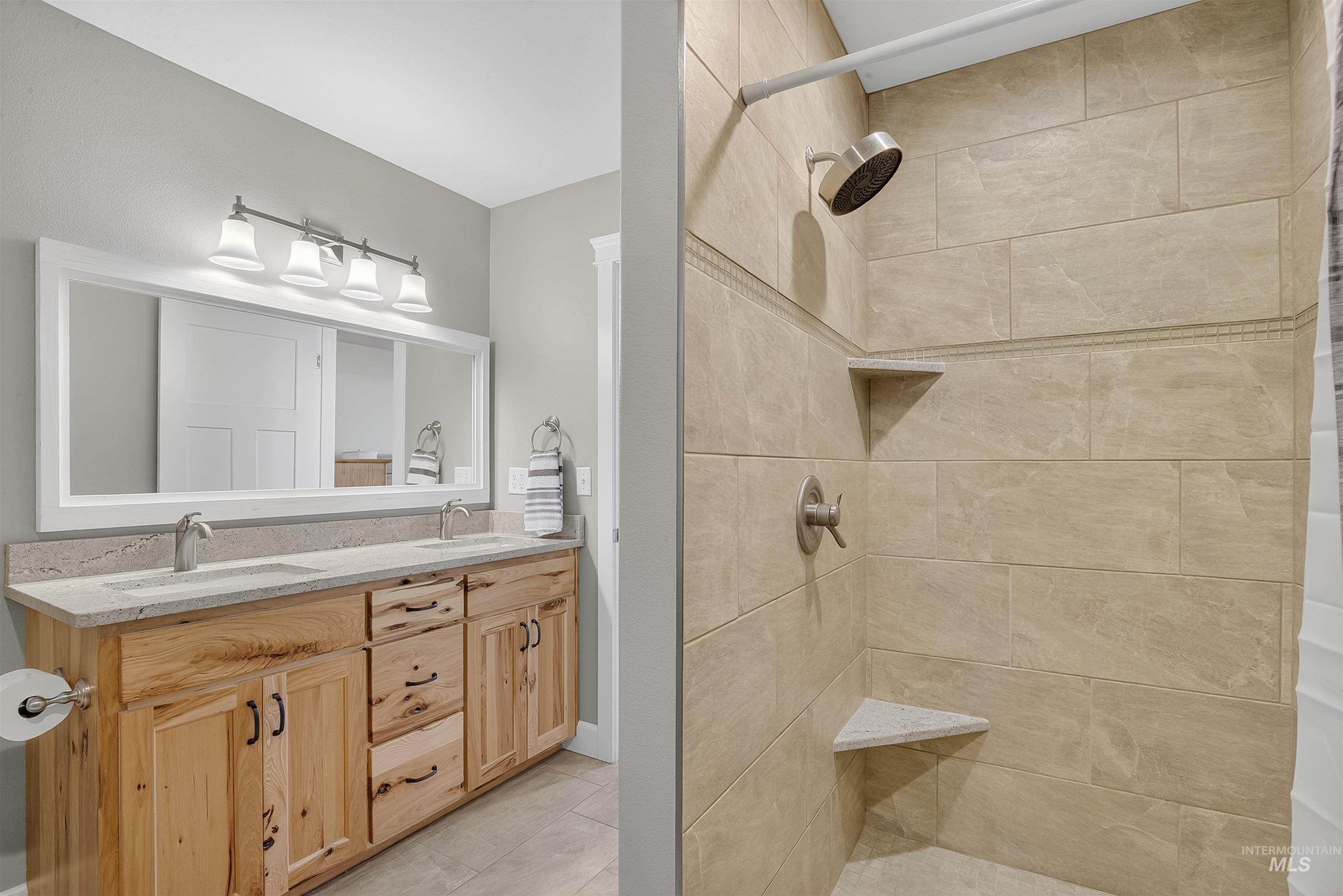 1722 Appaloosa Drive, Lewiston, Idaho 83501, 3 Bedrooms, 2 Bathrooms, Residential For Sale, Price $529,000,MLS 98962960