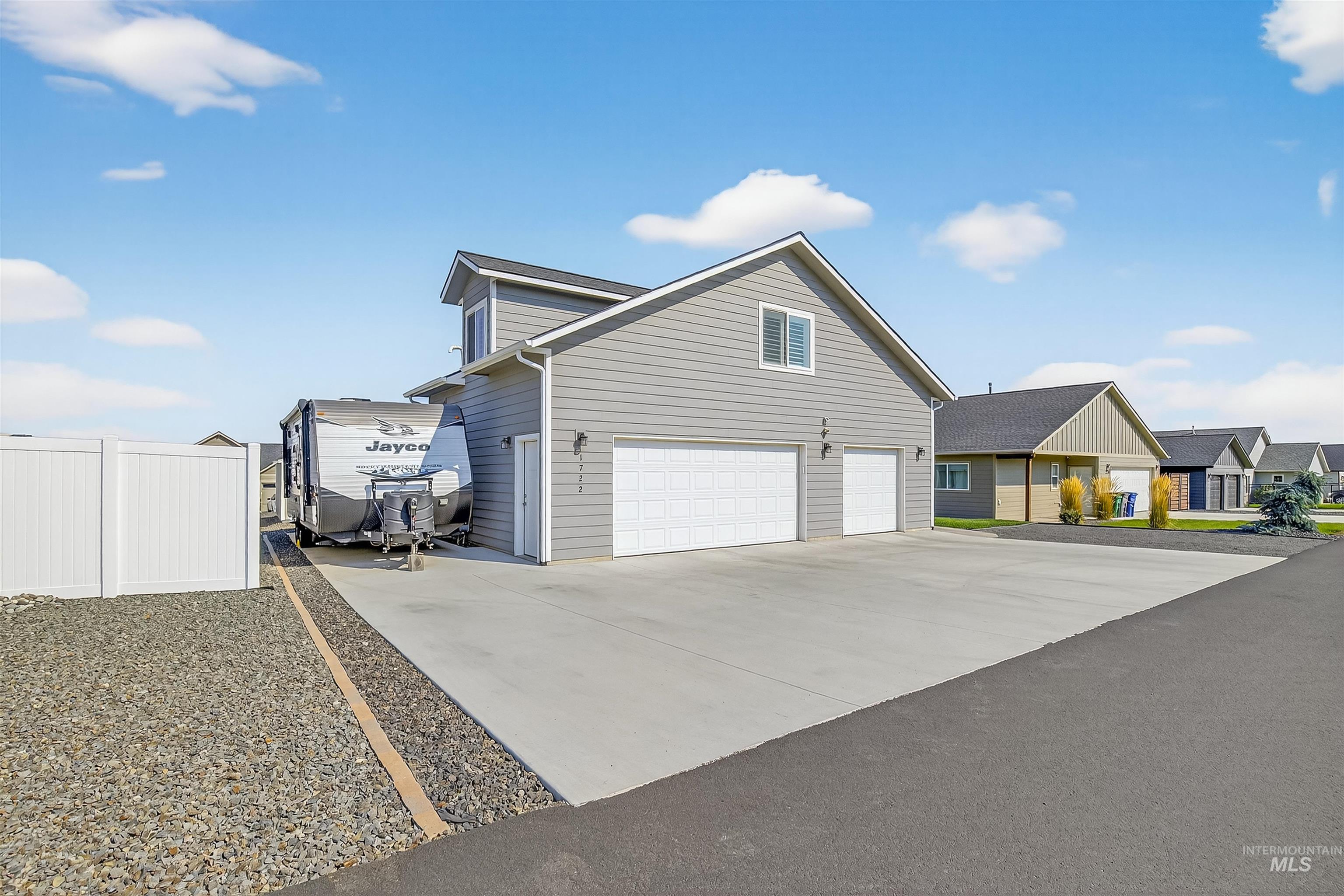 1722 Appaloosa Drive, Lewiston, Idaho 83501, 3 Bedrooms, 2 Bathrooms, Residential For Sale, Price $529,000,MLS 98962960
