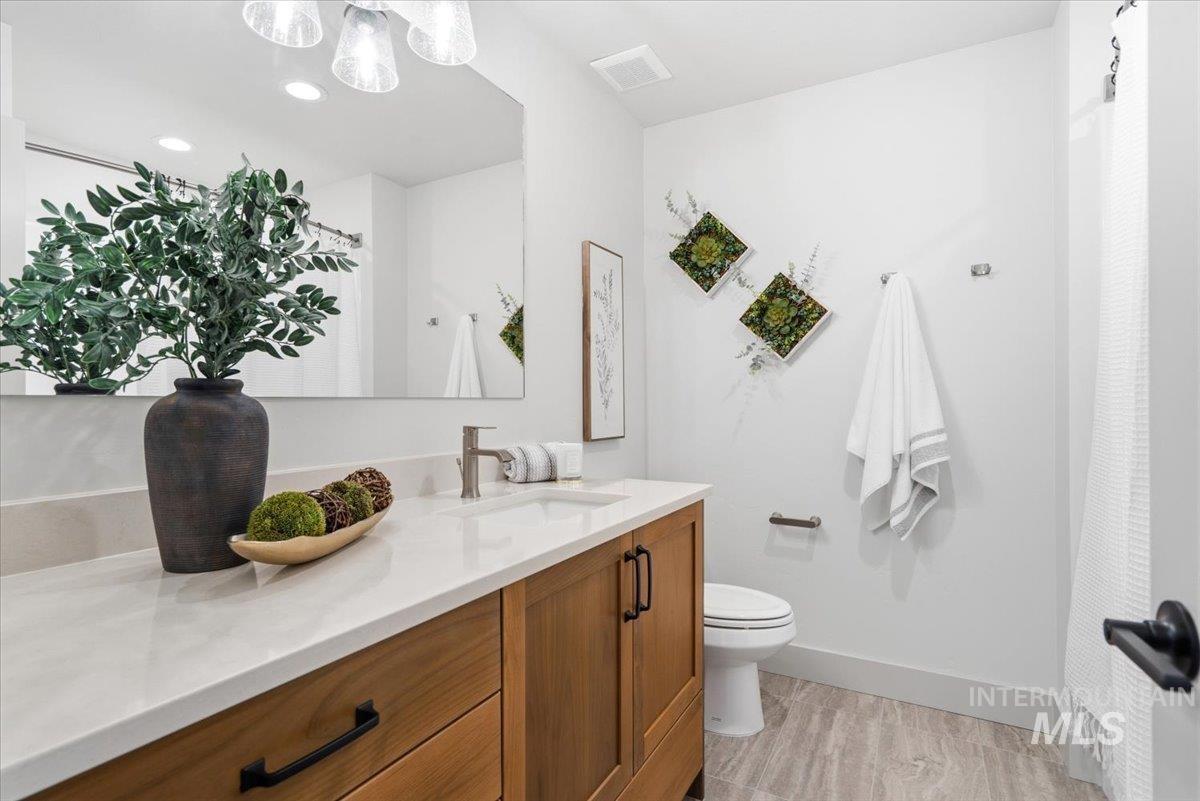 1026 E Crescendo St, Meridian, Idaho 83642, 4 Bedrooms, 3.5 Bathrooms, Residential For Sale, Price $814,500,MLS 98962970