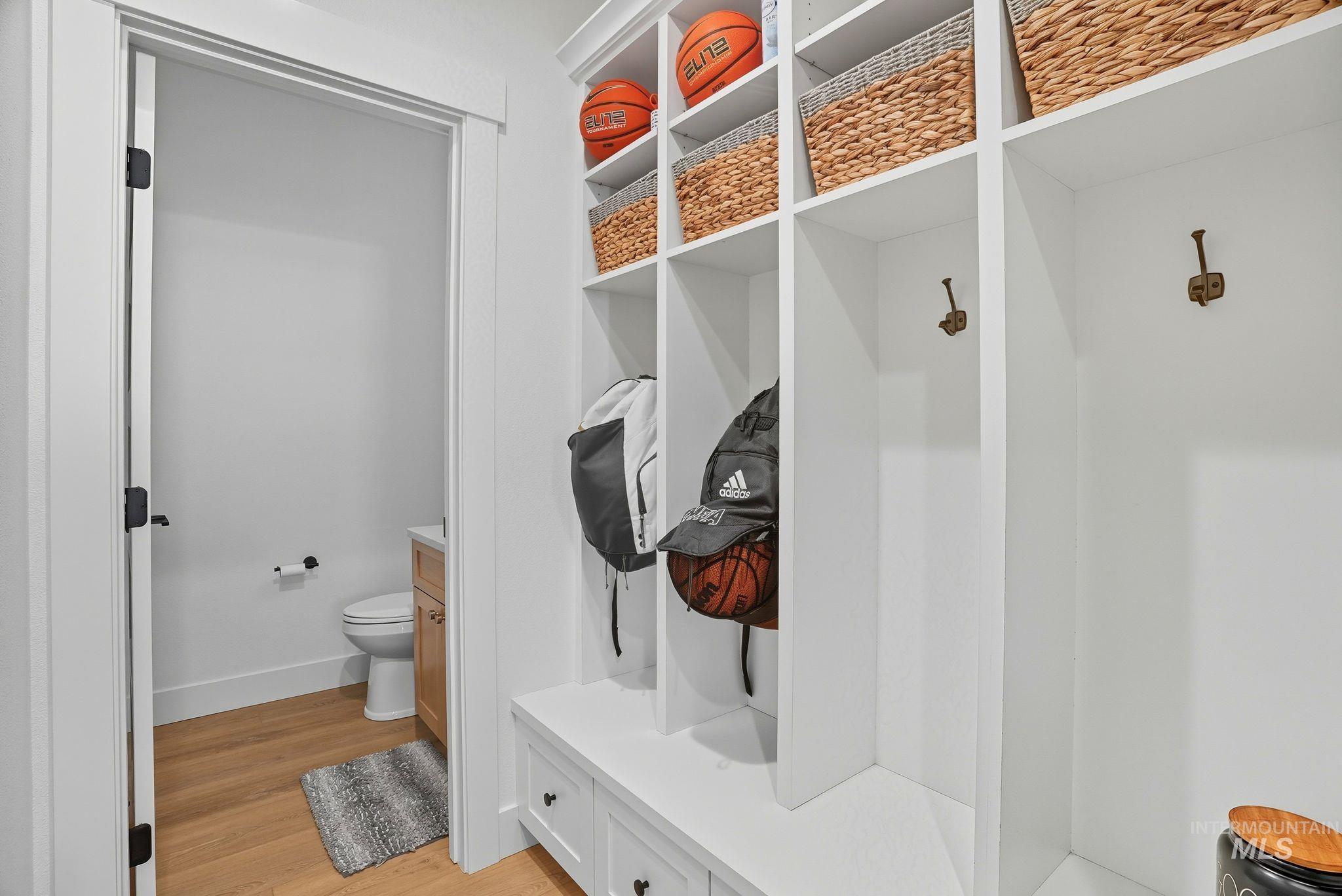 7774 Paddock Ln, Lewiston, Idaho 83501, 4 Bedrooms, 3.5 Bathrooms, Residential For Sale, Price $1,395,000, 98963013