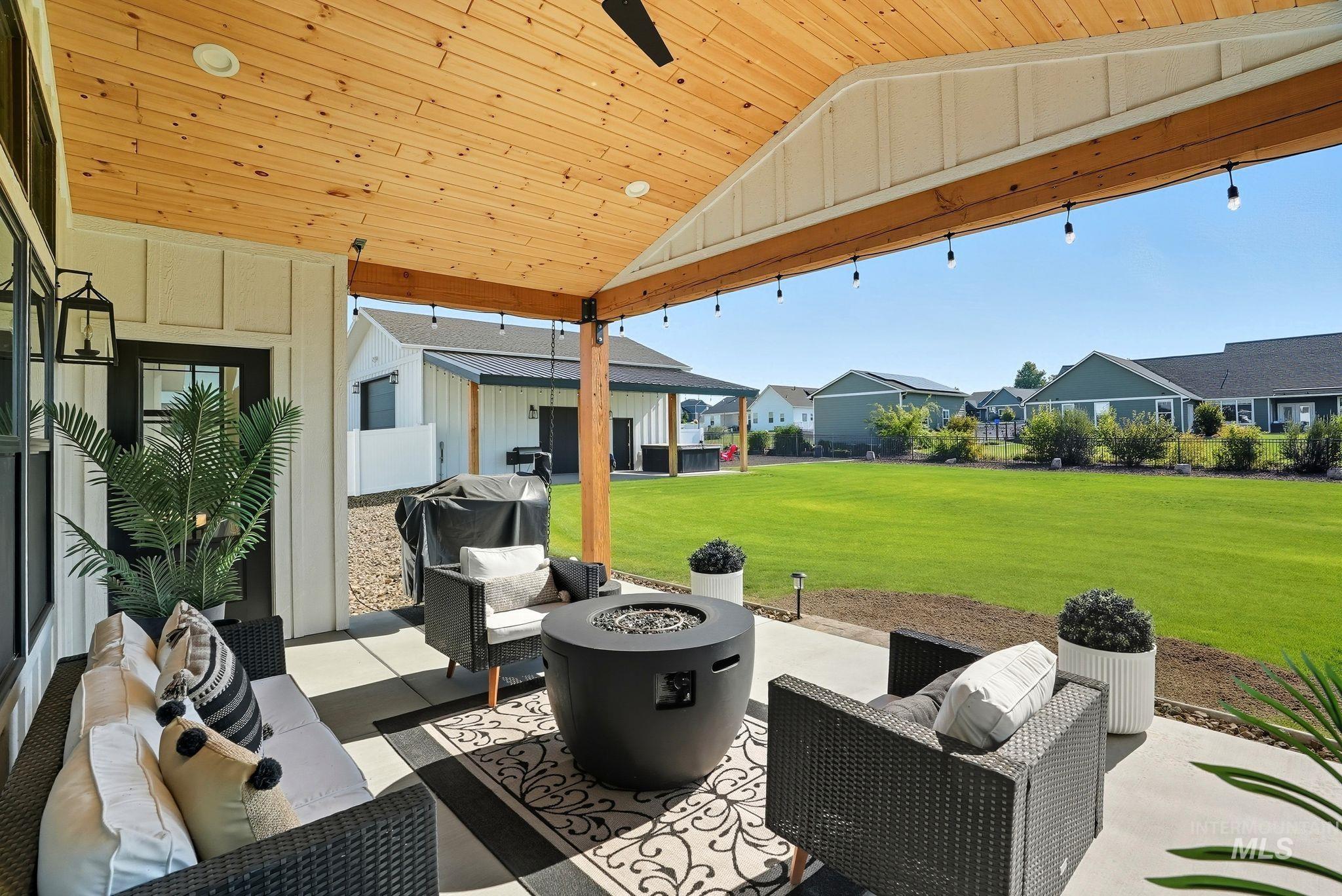 7774 Paddock Ln, Lewiston, Idaho 83501, 4 Bedrooms, 3.5 Bathrooms, Residential For Sale, Price $1,395,000,MLS 98963013