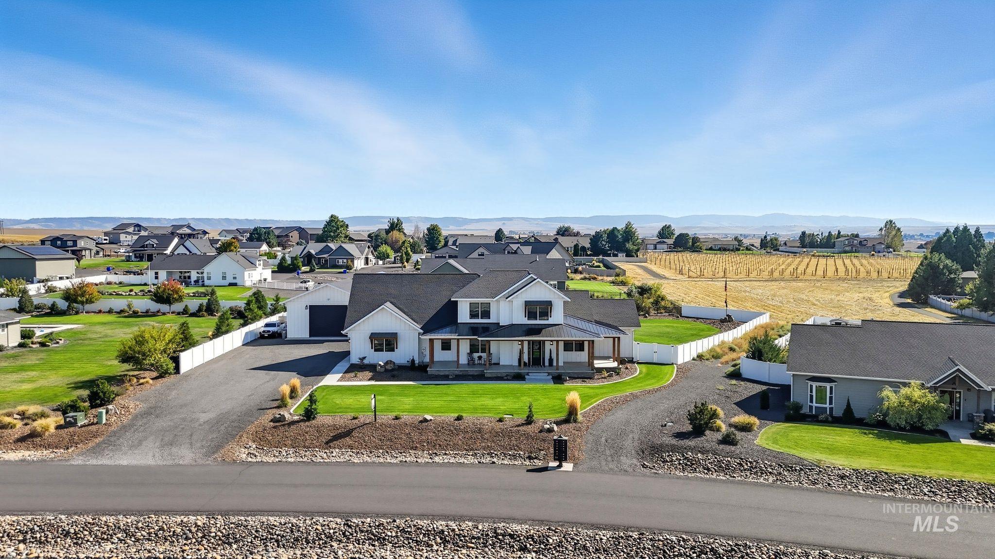 7774 Paddock Ln, Lewiston, Idaho 83501, 4 Bedrooms, 3.5 Bathrooms, Residential For Sale, Price $1,395,000,MLS 98963013