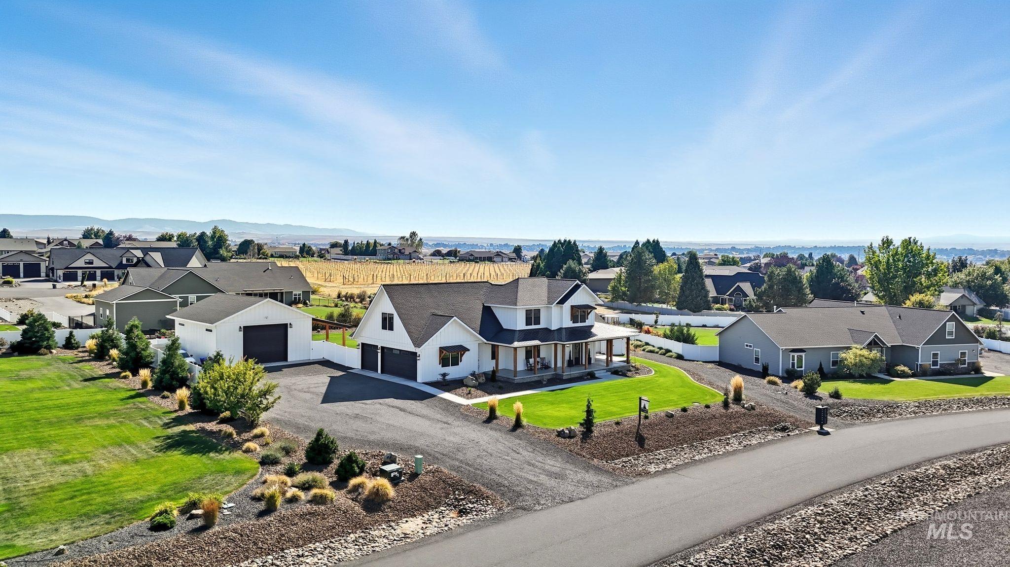 7774 Paddock Ln, Lewiston, Idaho 83501, 4 Bedrooms, 3.5 Bathrooms, Residential For Sale, Price $1,395,000,MLS 98963013