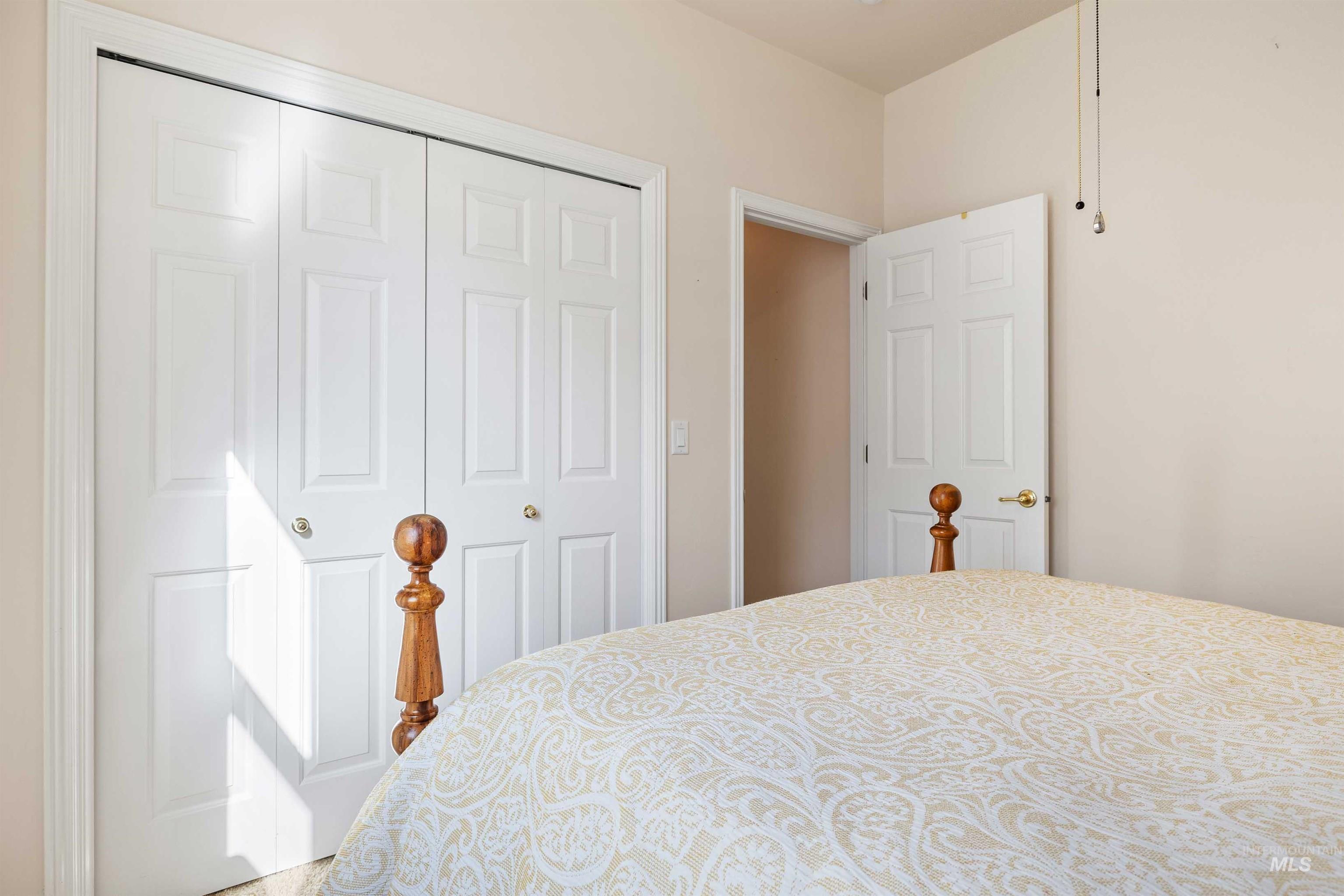 215 Los Lagos, Twin Falls, Idaho 83301, 3 Bedrooms, 2 Bathrooms, Residential For Sale, Price $382,000,MLS 98963043