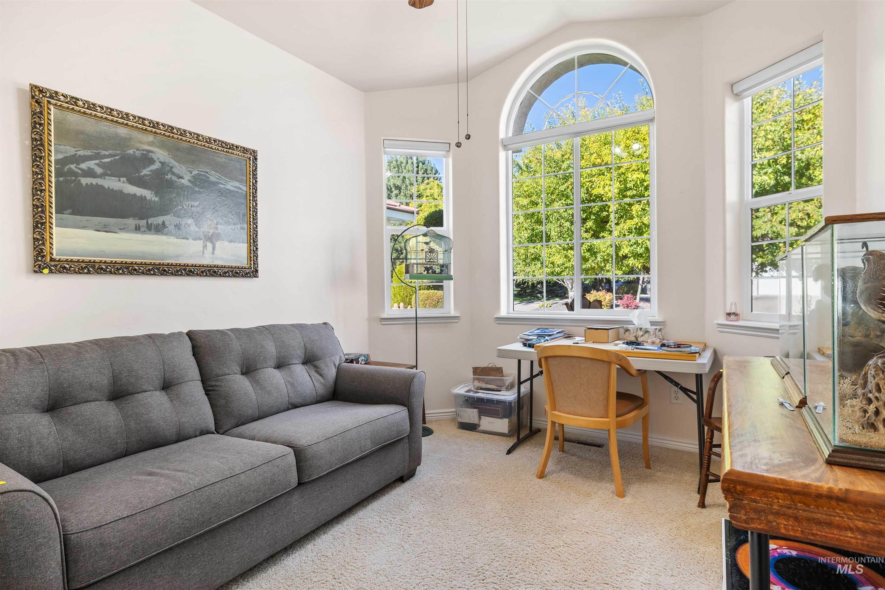 215 Los Lagos, Twin Falls, Idaho 83301, 3 Bedrooms, 2 Bathrooms, Residential For Sale, Price $382,000,MLS 98963043