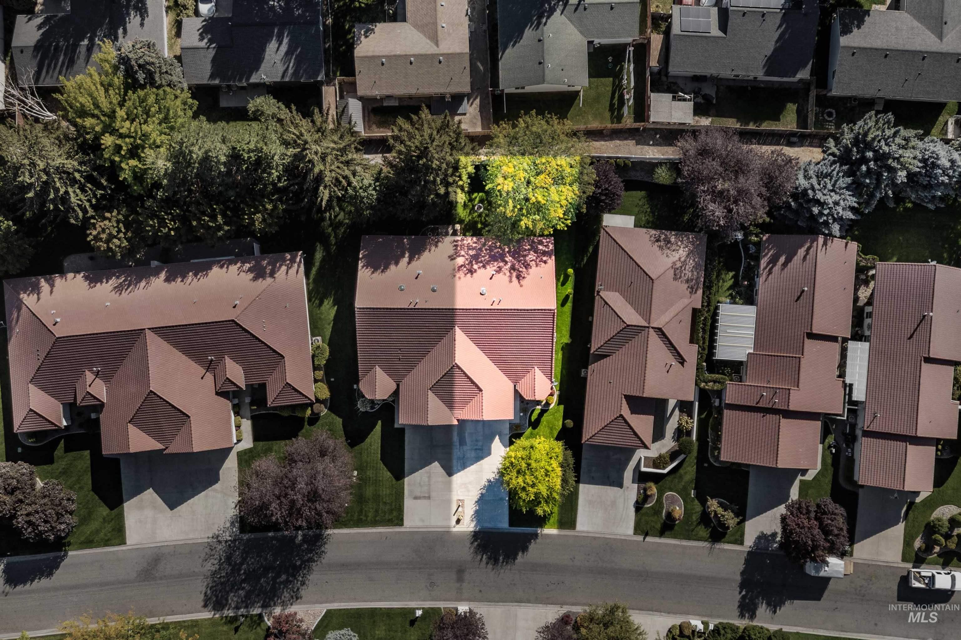 215 Los Lagos, Twin Falls, Idaho 83301, 3 Bedrooms, 2 Bathrooms, Residential For Sale, Price $382,000,MLS 98963043