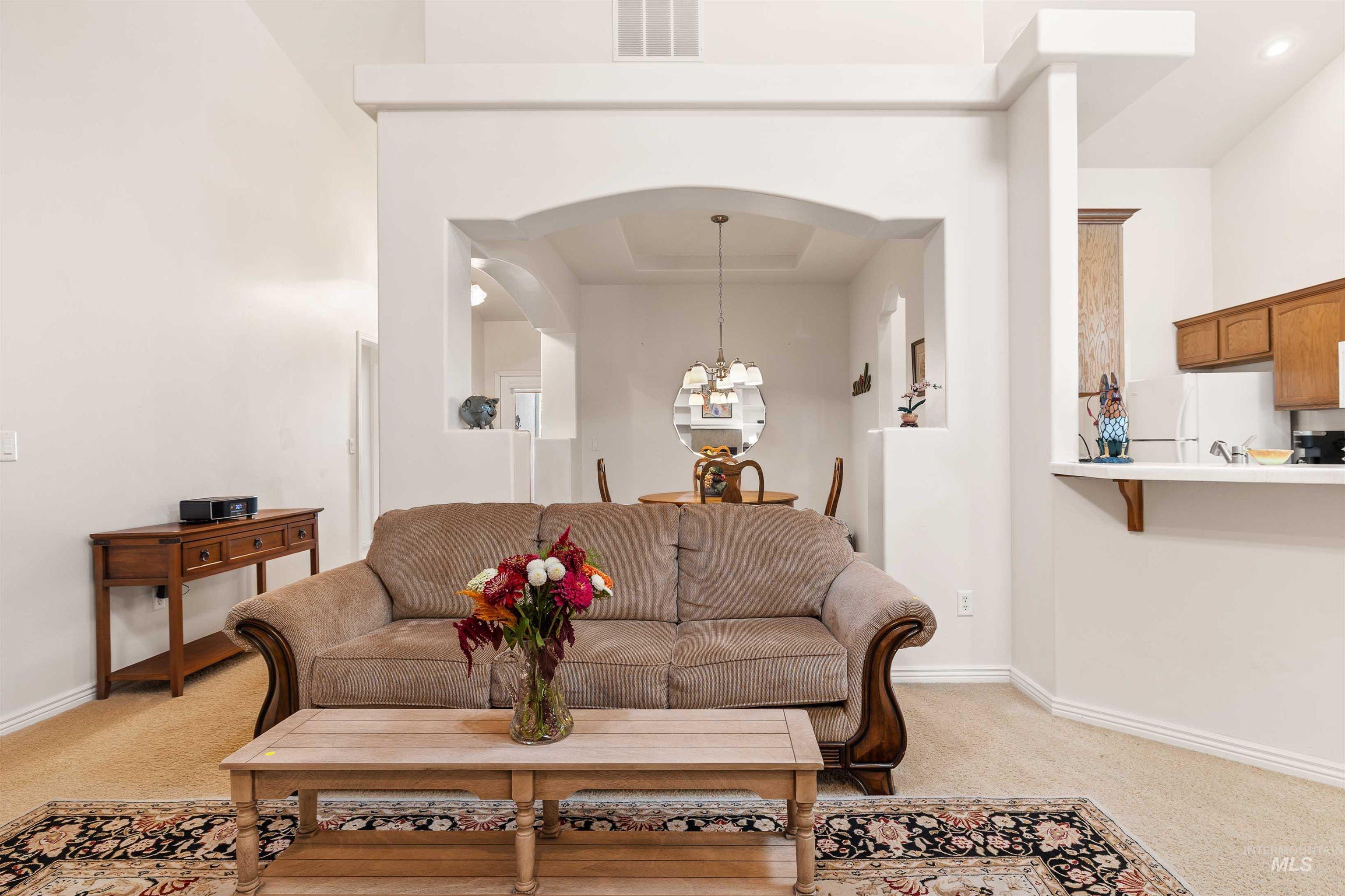 215 Los Lagos, Twin Falls, Idaho 83301, 3 Bedrooms, 2 Bathrooms, Residential For Sale, Price $382,000,MLS 98963043