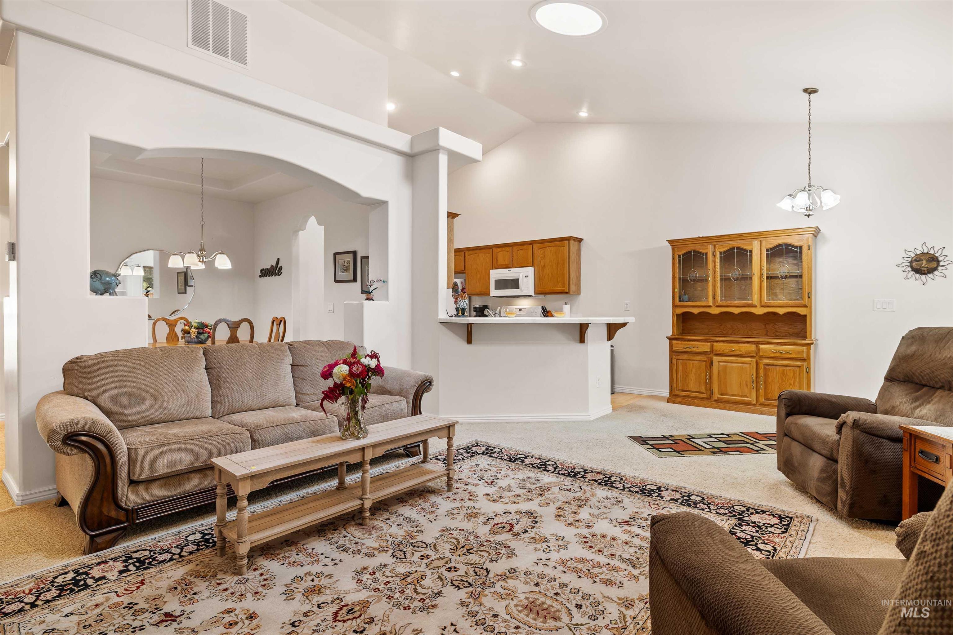 215 Los Lagos, Twin Falls, Idaho 83301, 3 Bedrooms, 2 Bathrooms, Residential For Sale, Price $382,000,MLS 98963043