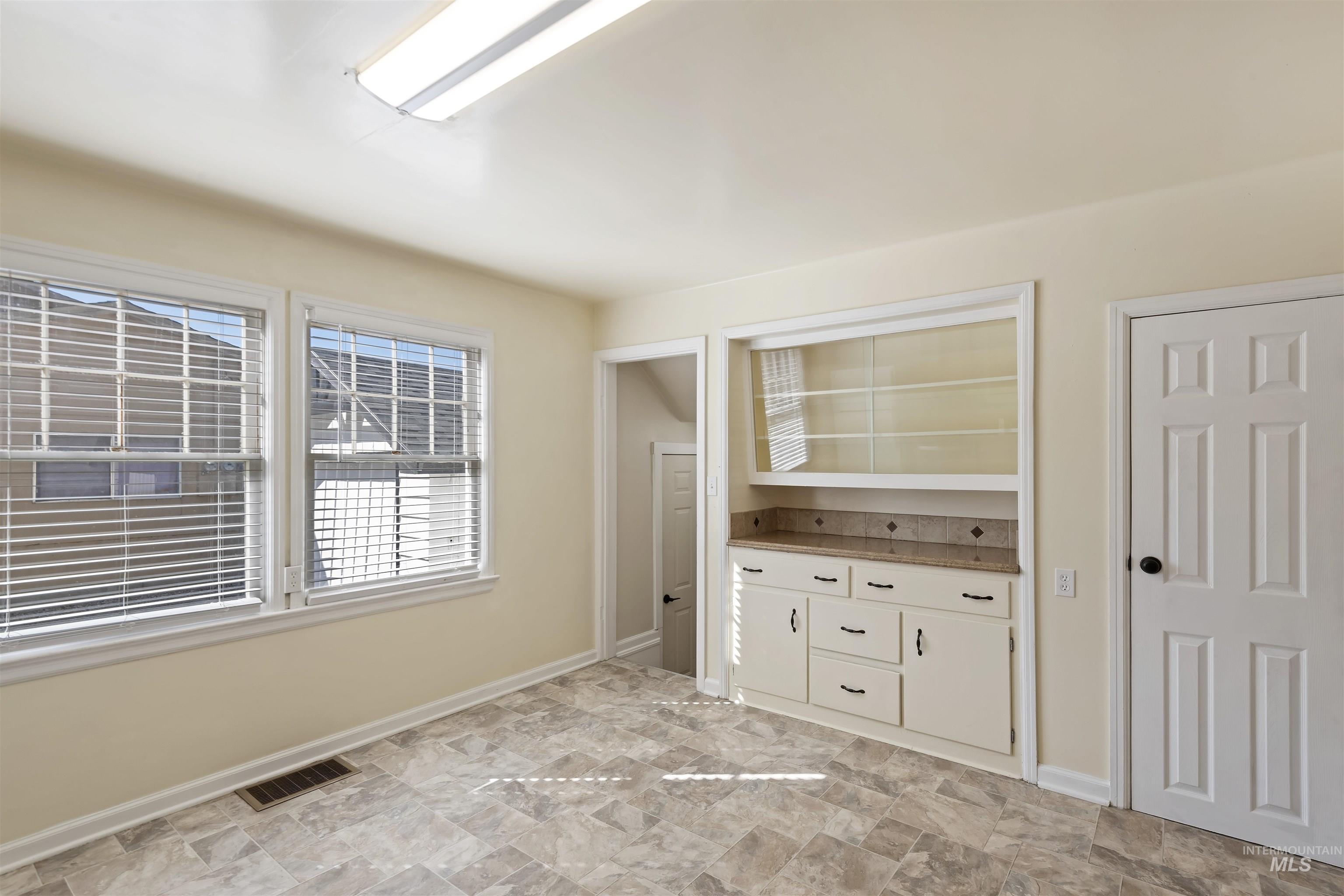 1803 S Arcadia, Boise, Idaho 83705, 4 Bedrooms, 2 Bathrooms, Residential For Sale, Price $449,900,MLS 98963083