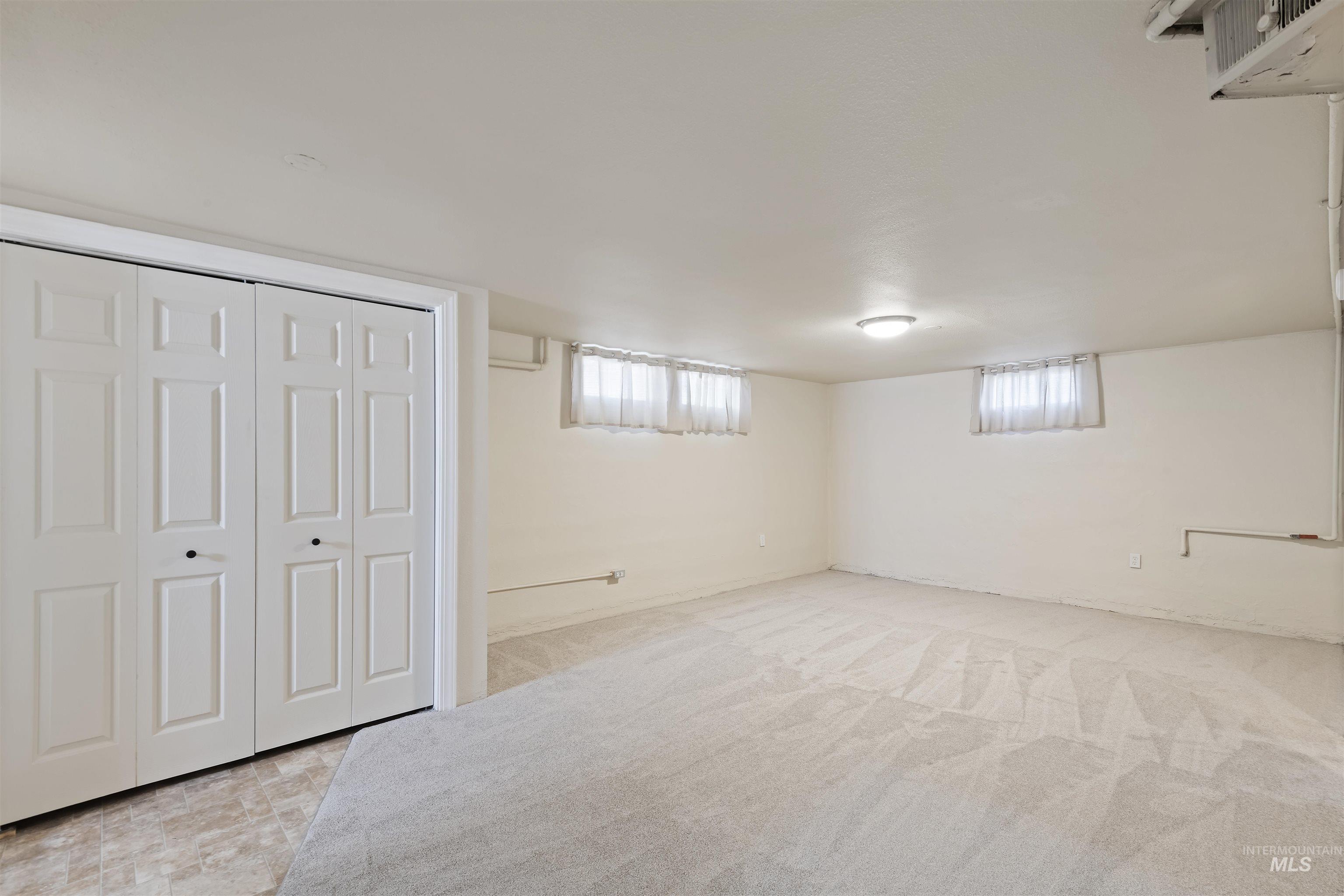 1803 S Arcadia, Boise, Idaho 83705, 4 Bedrooms, 2 Bathrooms, Residential For Sale, Price $449,900,MLS 98963083